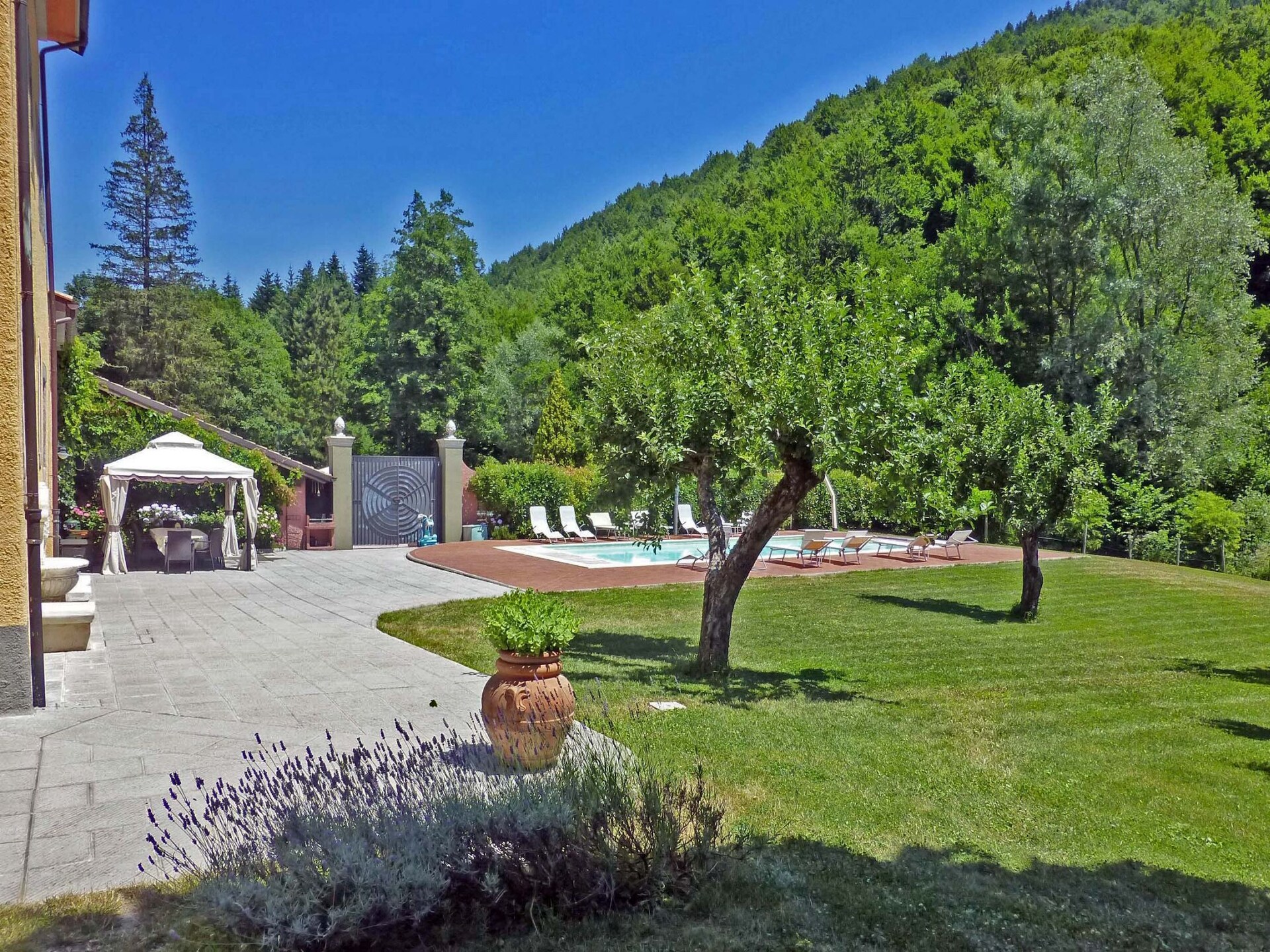 Exclusieve villa in Pistoia met spa, verwarmd zwembad en uitzicht op Toscaanse heuvels - foto 8
