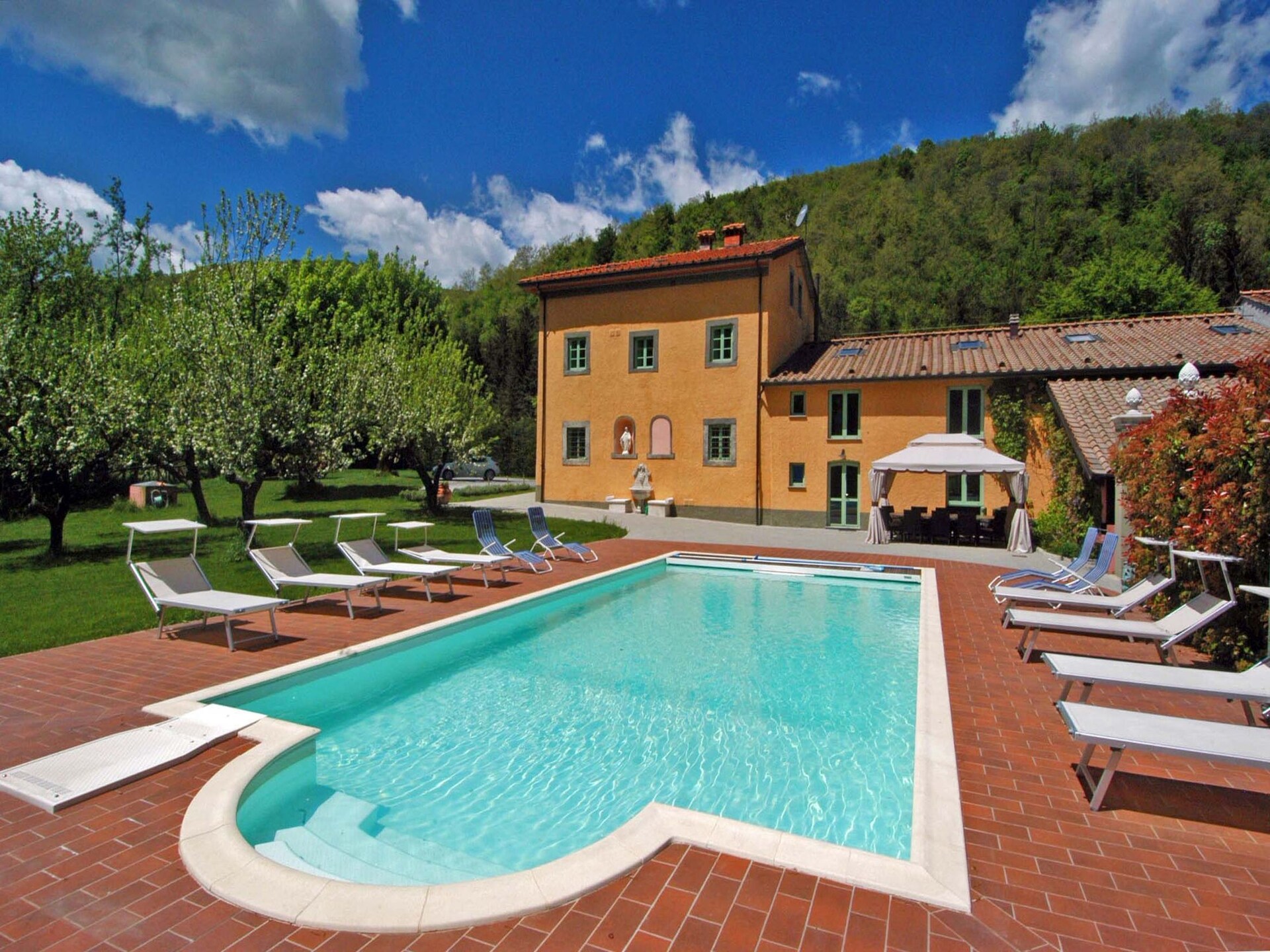 Exclusieve villa in Pistoia met spa, verwarmd zwembad en uitzicht op Toscaanse heuvels - foto 2