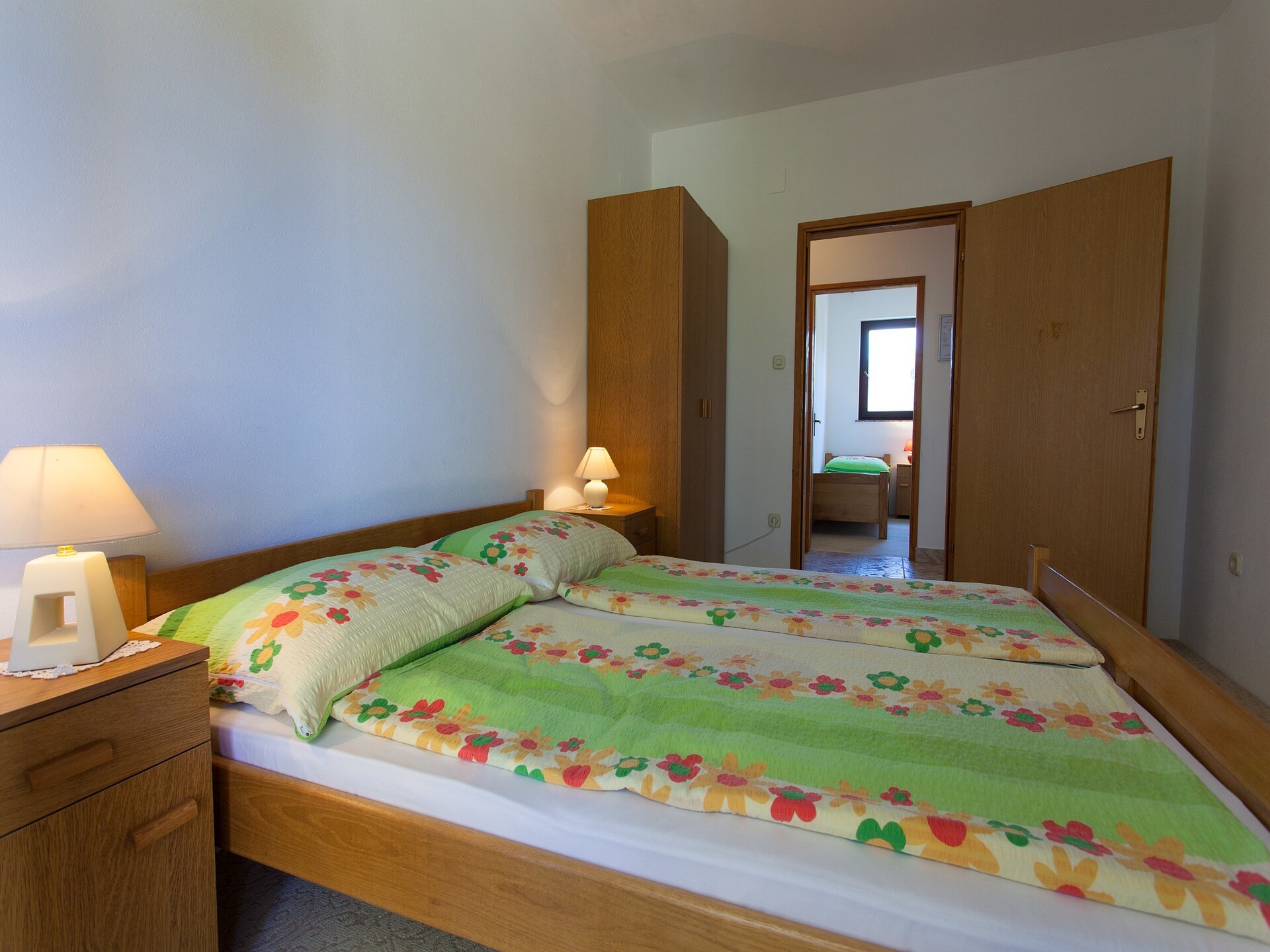 Appartement Oreskovic: Comfortabel vakantieverblijf met dakterras in Vantačići, 500m van zee - foto 9