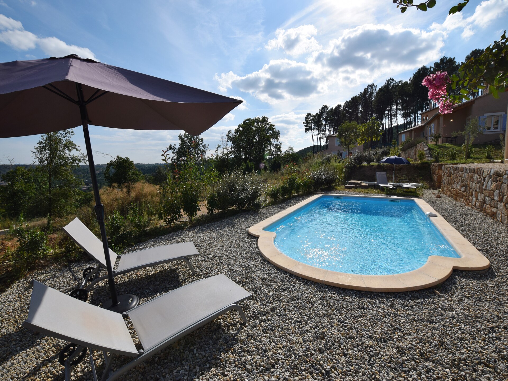 Villa Joyeuse 38: Luxe villa met privézwembad en uitzicht in de Ardèche - foto 2