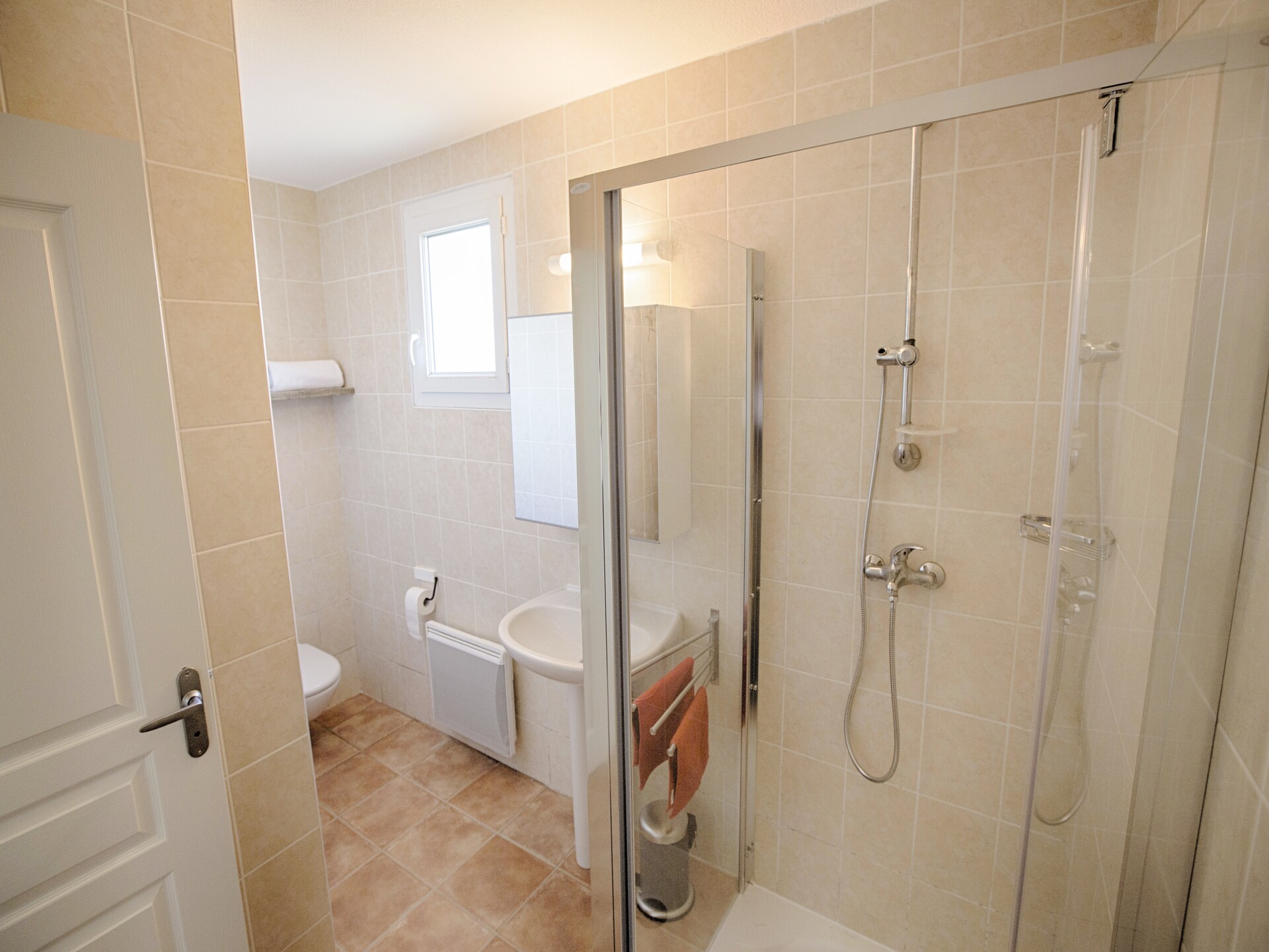 Moderne villa met privézwembad en panoramisch uitzicht bij Joyeuse - foto 33