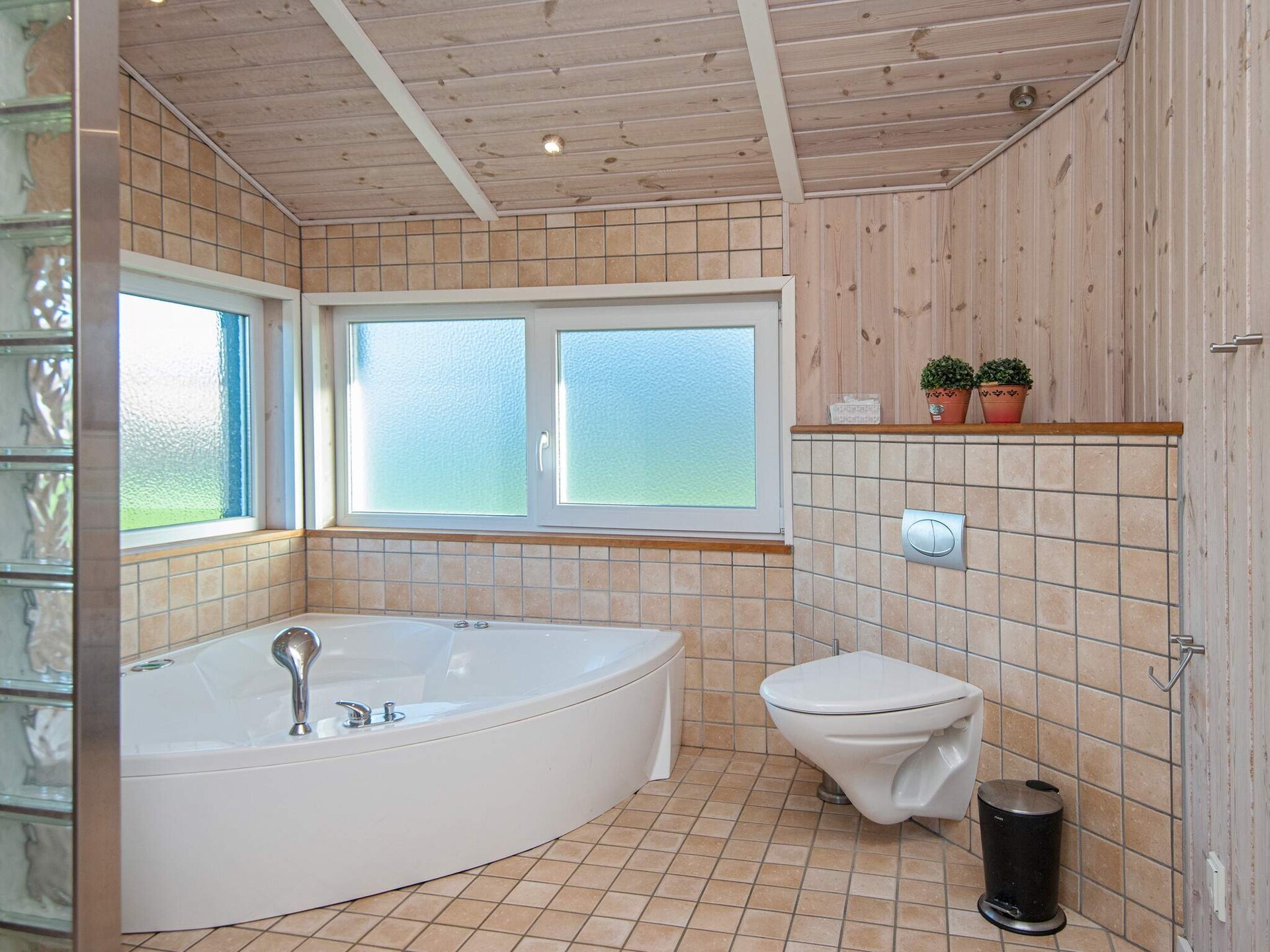 Modern vakantiehuis met whirlpool en sauna op 600m van de zee bij Skaven Strand - foto 14