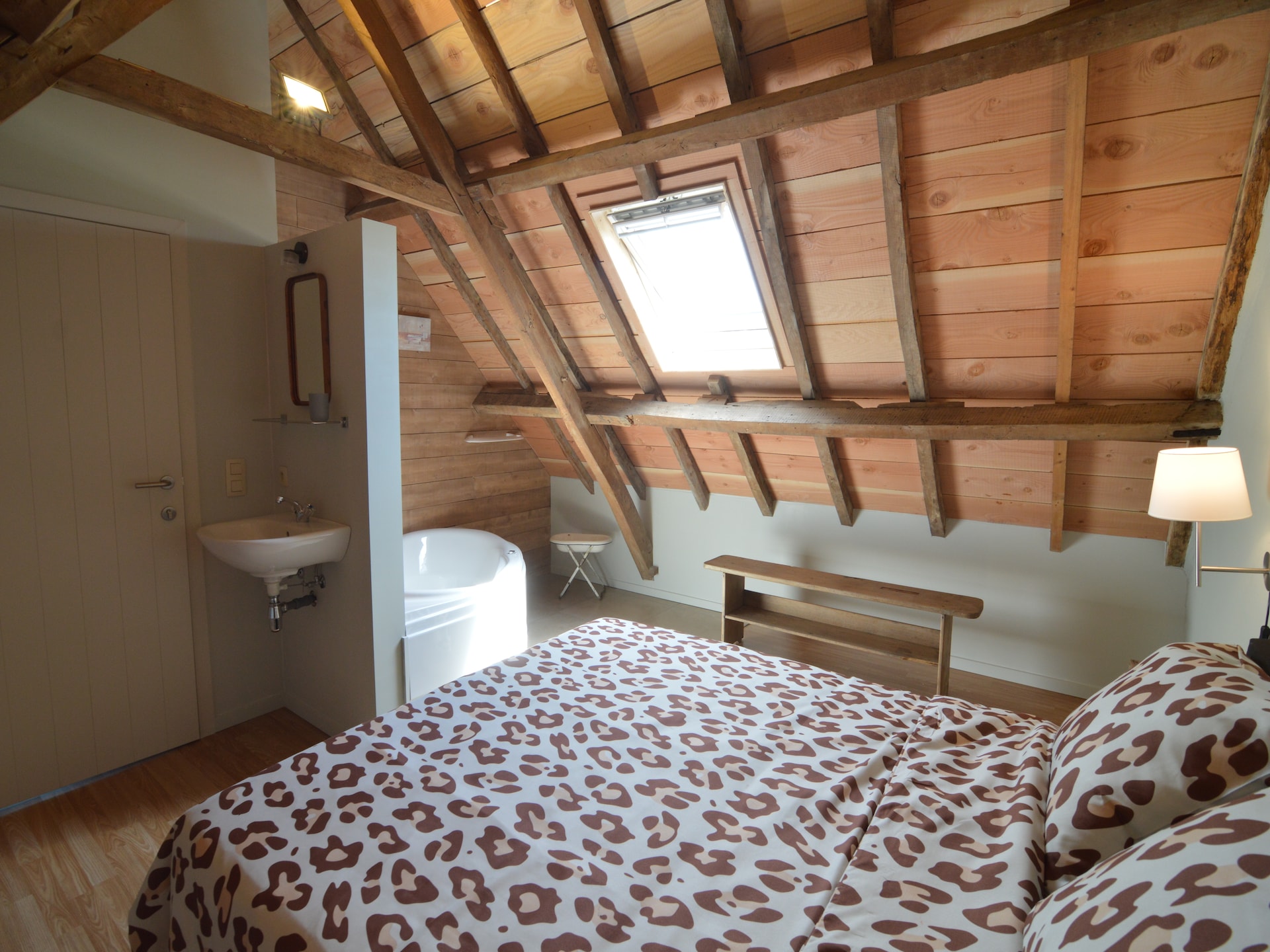 In het centrum: ruim 14-persoons vakantiehuis in Roesbrugge-Haringe - foto 16