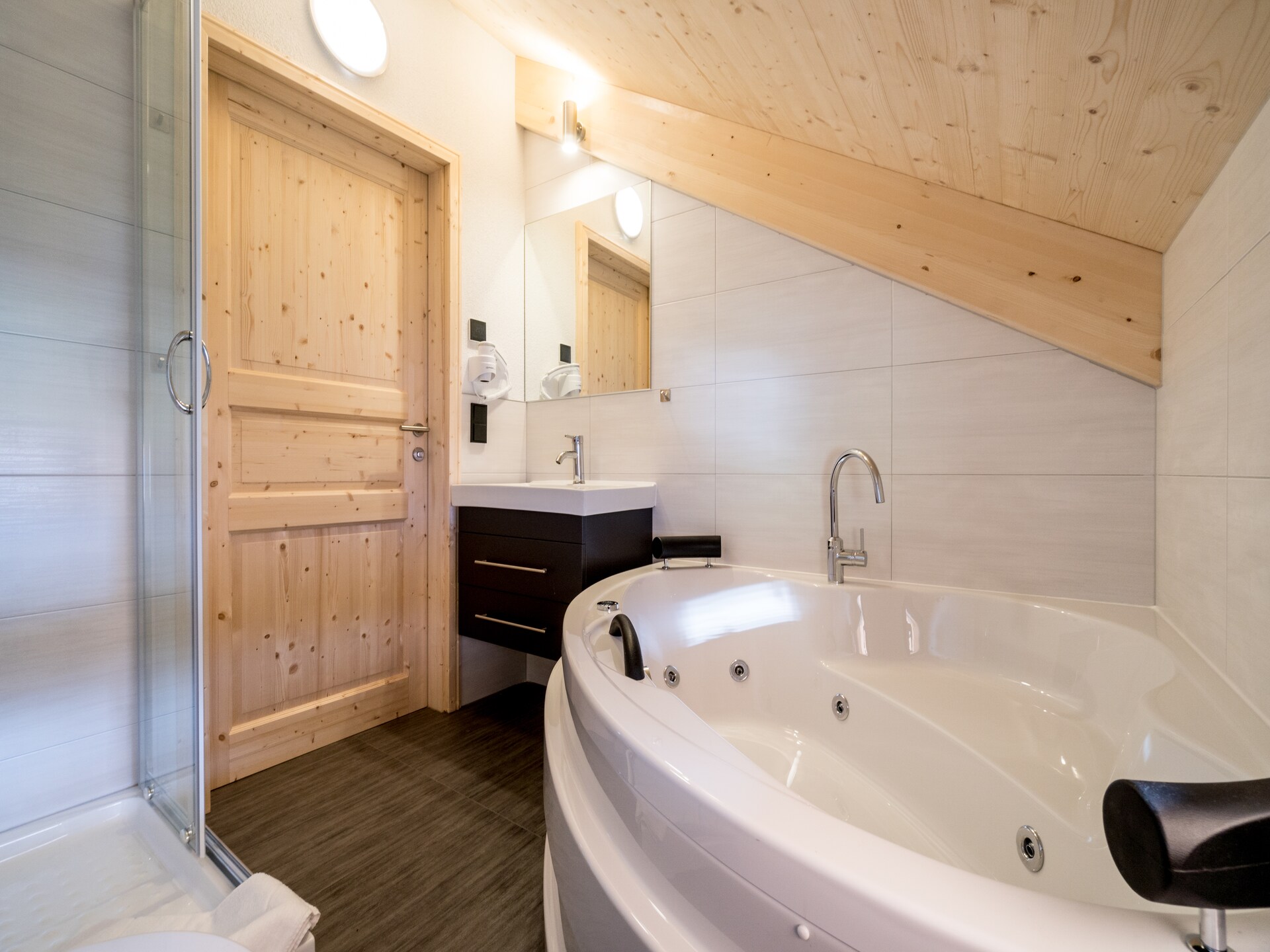 Luxe chalet Kreischberg 29: ski-in/ski-out met sauna en whirlpool voor 11 personen - foto 19
