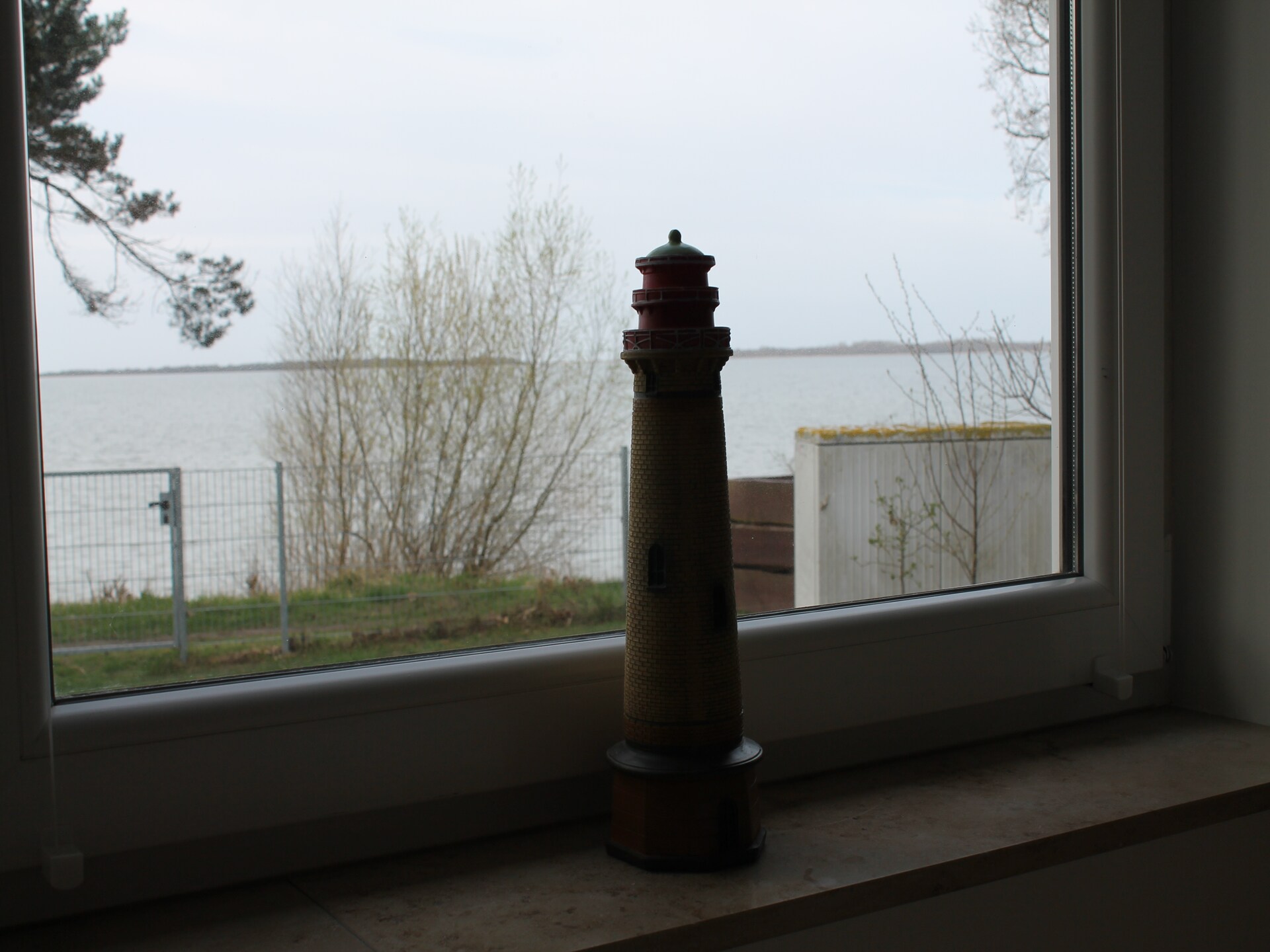 Vrijstaande bungalow direct aan het meer, 20 meter van het strand - foto 31