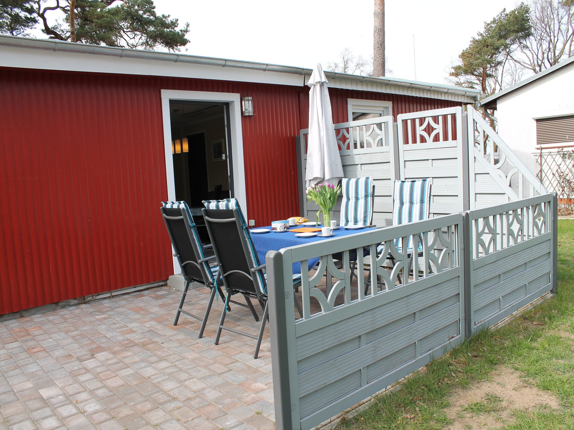 Vrijstaande bungalow direct aan het meer, 20 meter van het strand - foto 13