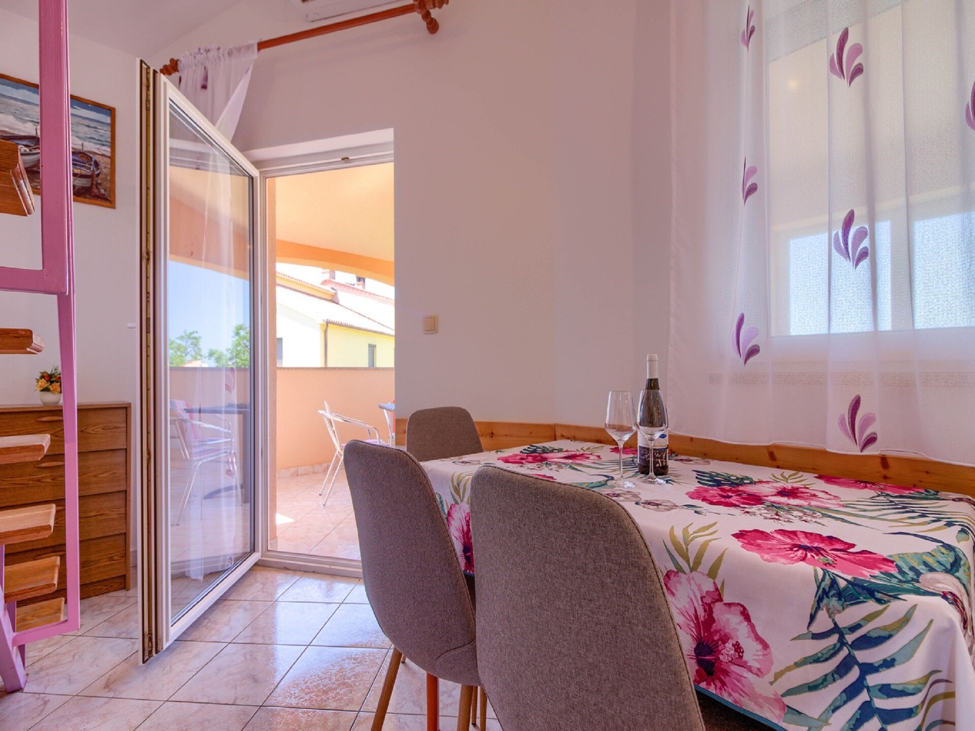 Centraal gelegen vakantiehuis in Peroj met privézwembad voor 13 personen - foto 14