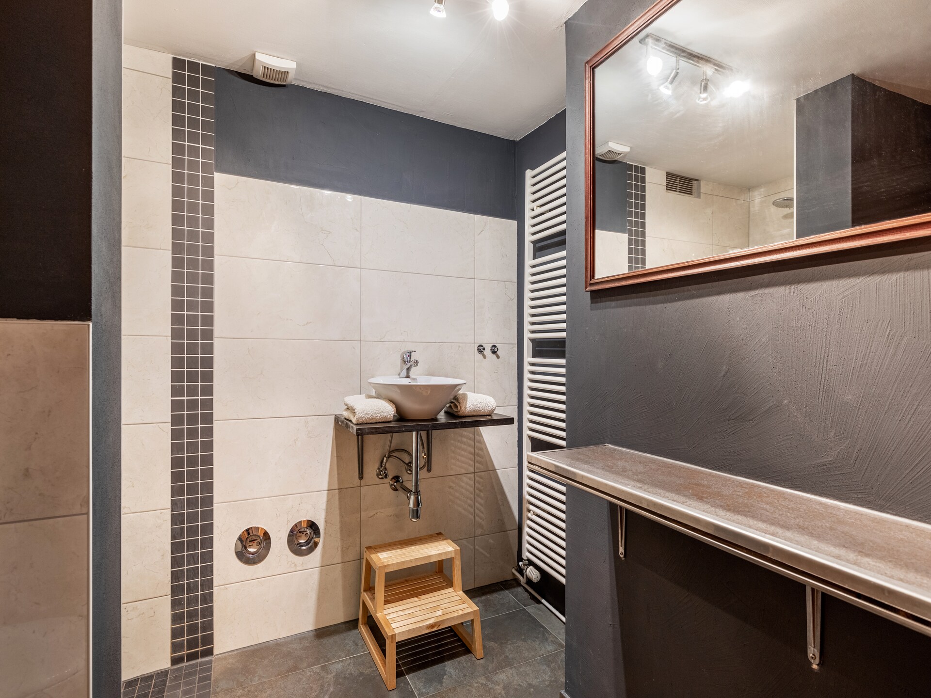 Ruim appartement Betty bij strand, grote tuin & golfbaan nabij Heiligendamm - foto 17