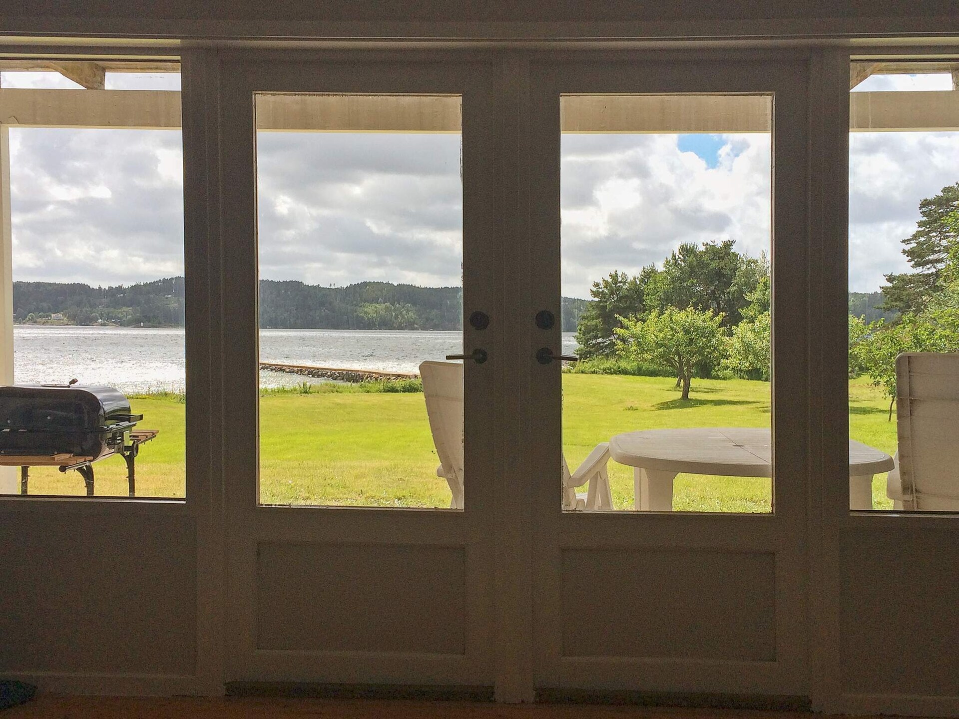 Ruim vakantiehuis direct aan zee met eigen steiger in Ljungskile - foto 15
