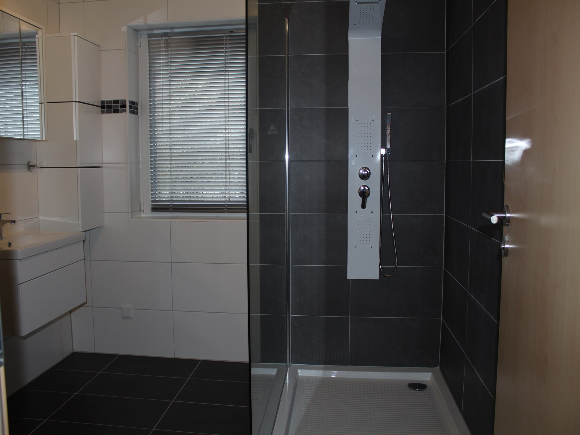 Ruime bungalow voor 8 personen nabij strand, sauna en golfbaan - foto 17