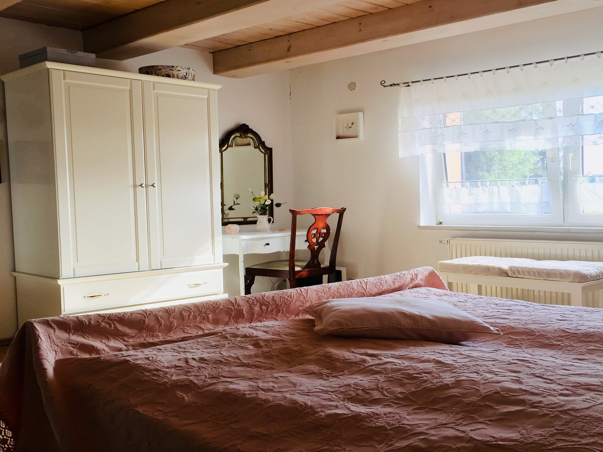 Bosrijk vakantiehuis met sauna en uitzicht op het meer in Łyśniewo Sierakowickie - foto 14
