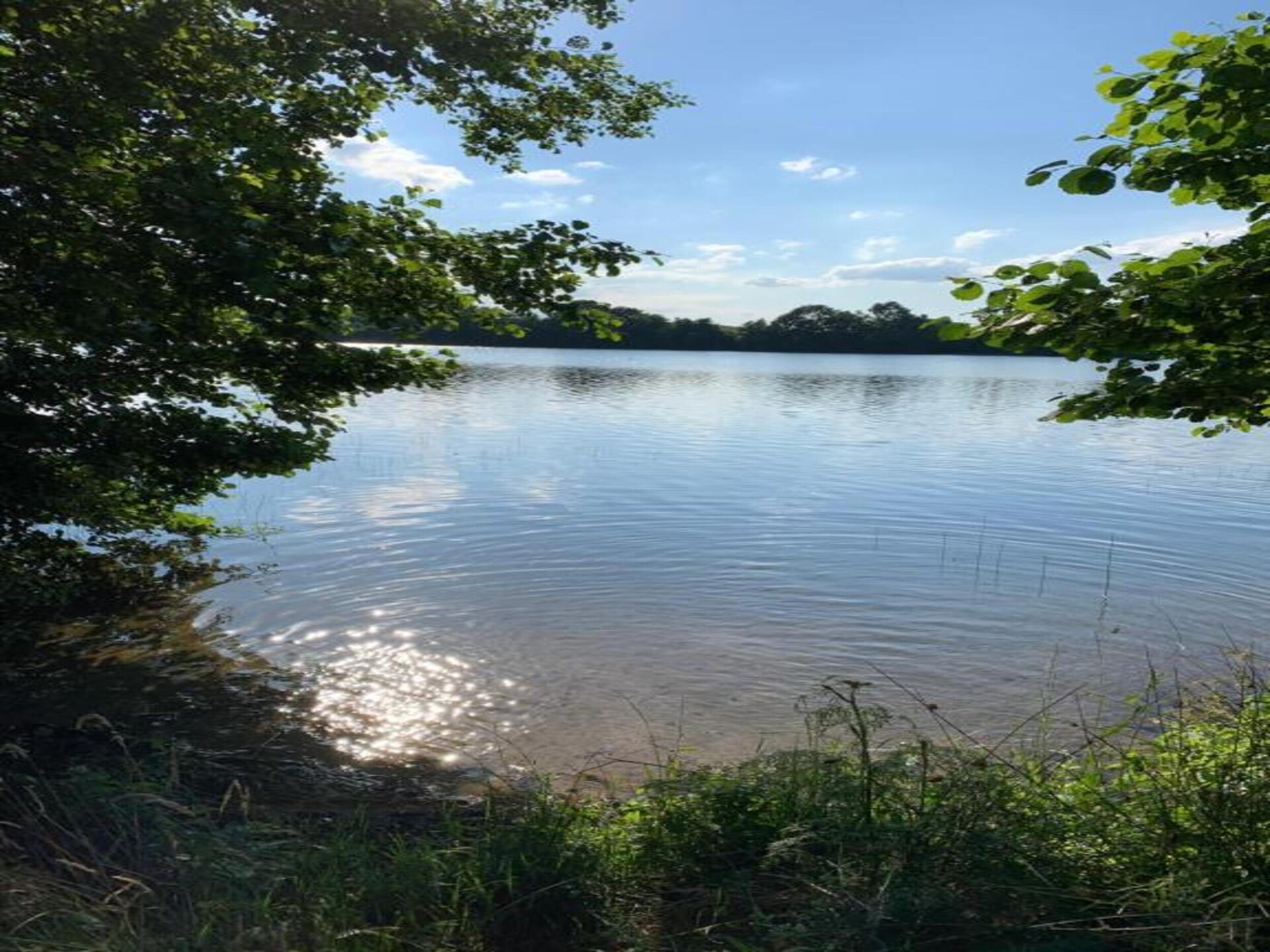Bosrijk vakantiehuis met sauna en uitzicht op het meer in Łyśniewo Sierakowickie - foto 31