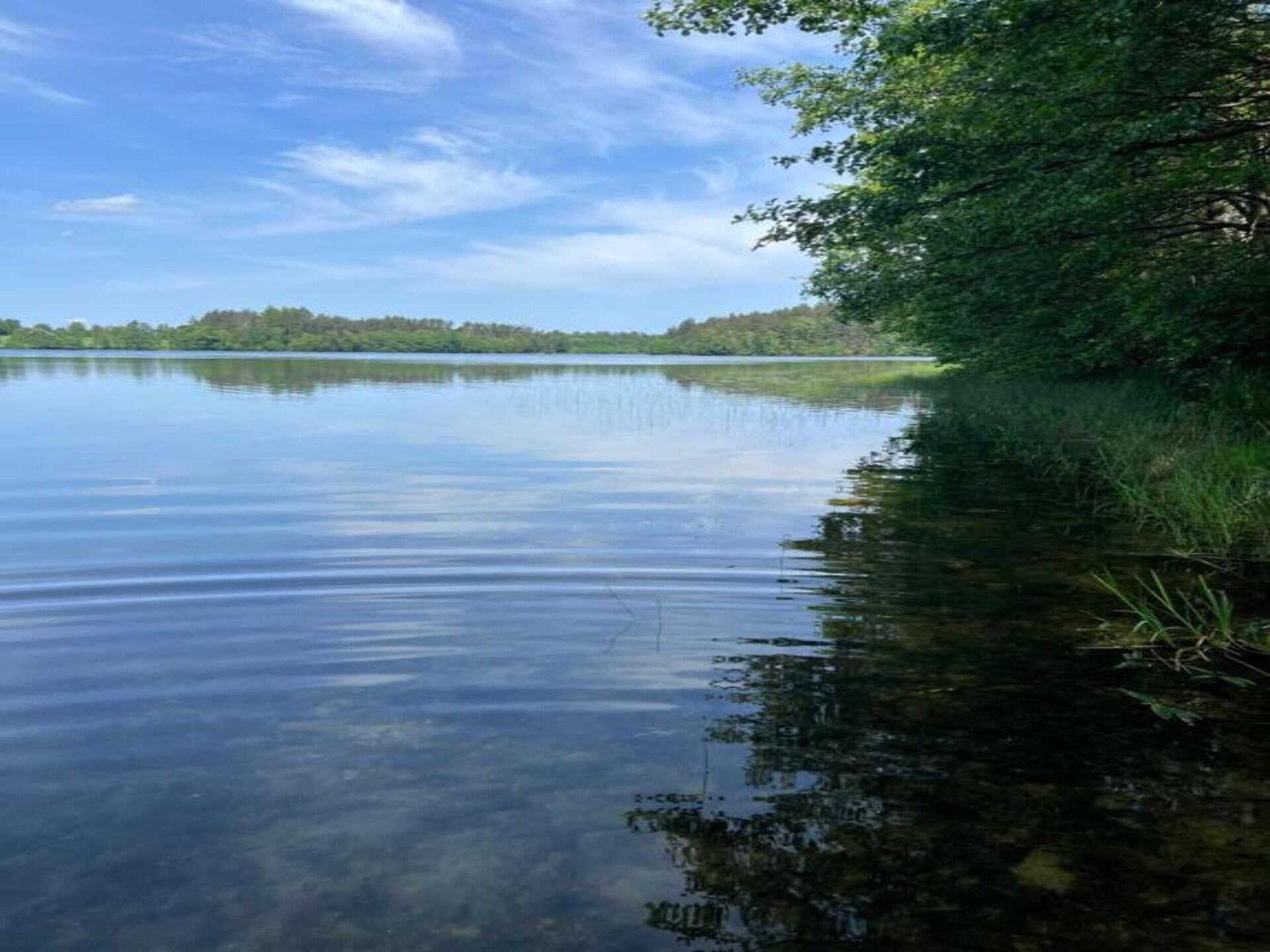 Bosrijk vakantiehuis met sauna en uitzicht op het meer in Łyśniewo Sierakowickie - foto 36