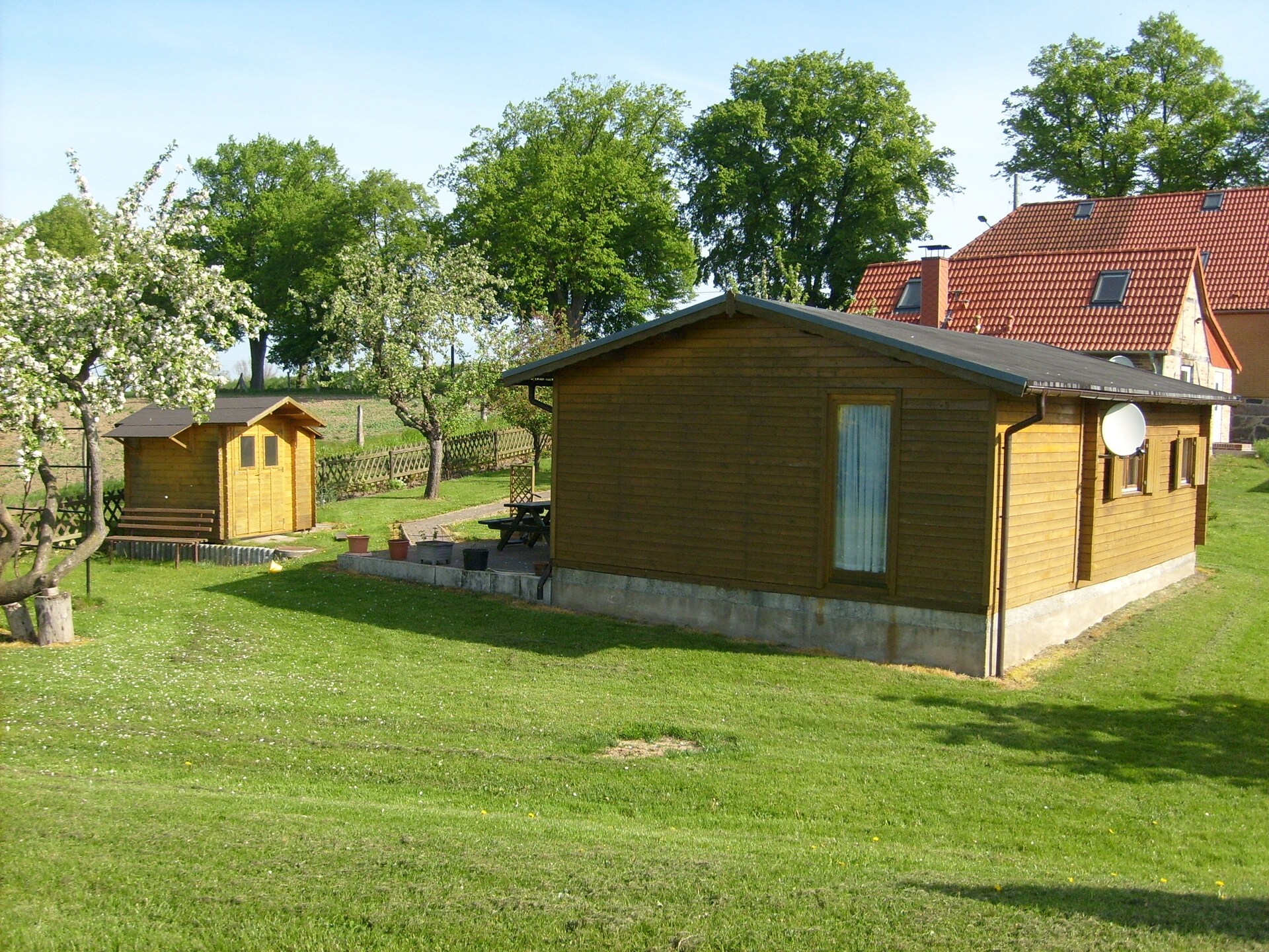Knusse houten bungalow voor 2 met tuin, 2,5 km van het strand - foto 7