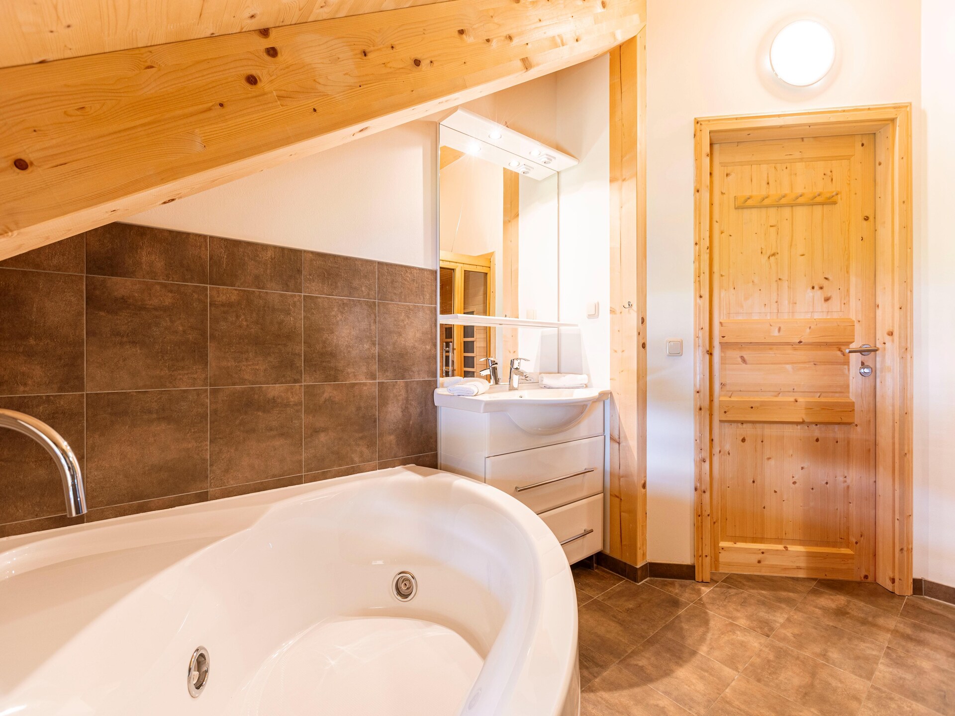 Aan de piste: Luxe chalet voor 8 personen in Sankt Georgen am Kresichberg · 100 m² - foto 23