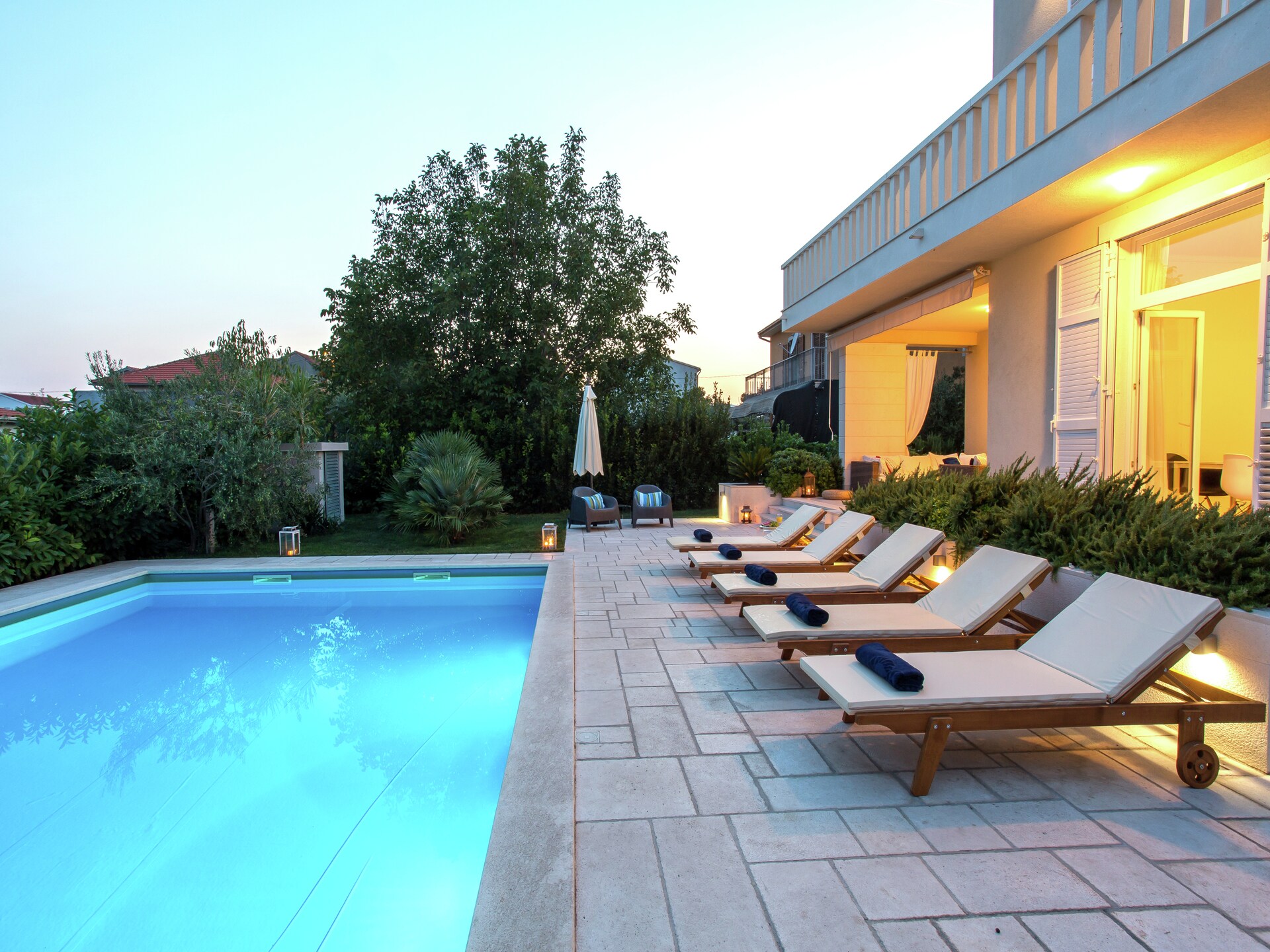 Aan zee: Ruime villa met privézwembad in Kaštel Štafilić - foto 9