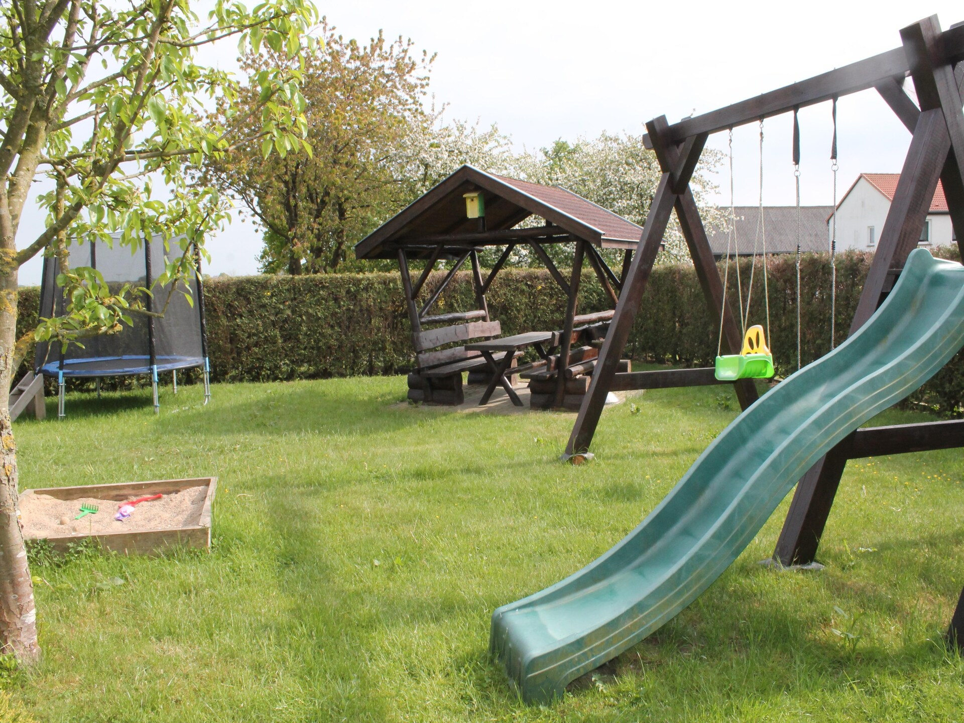 Vrijstaand huis bij Kröpelin met grote tuin, BBQ en boerderijdieren - foto 6