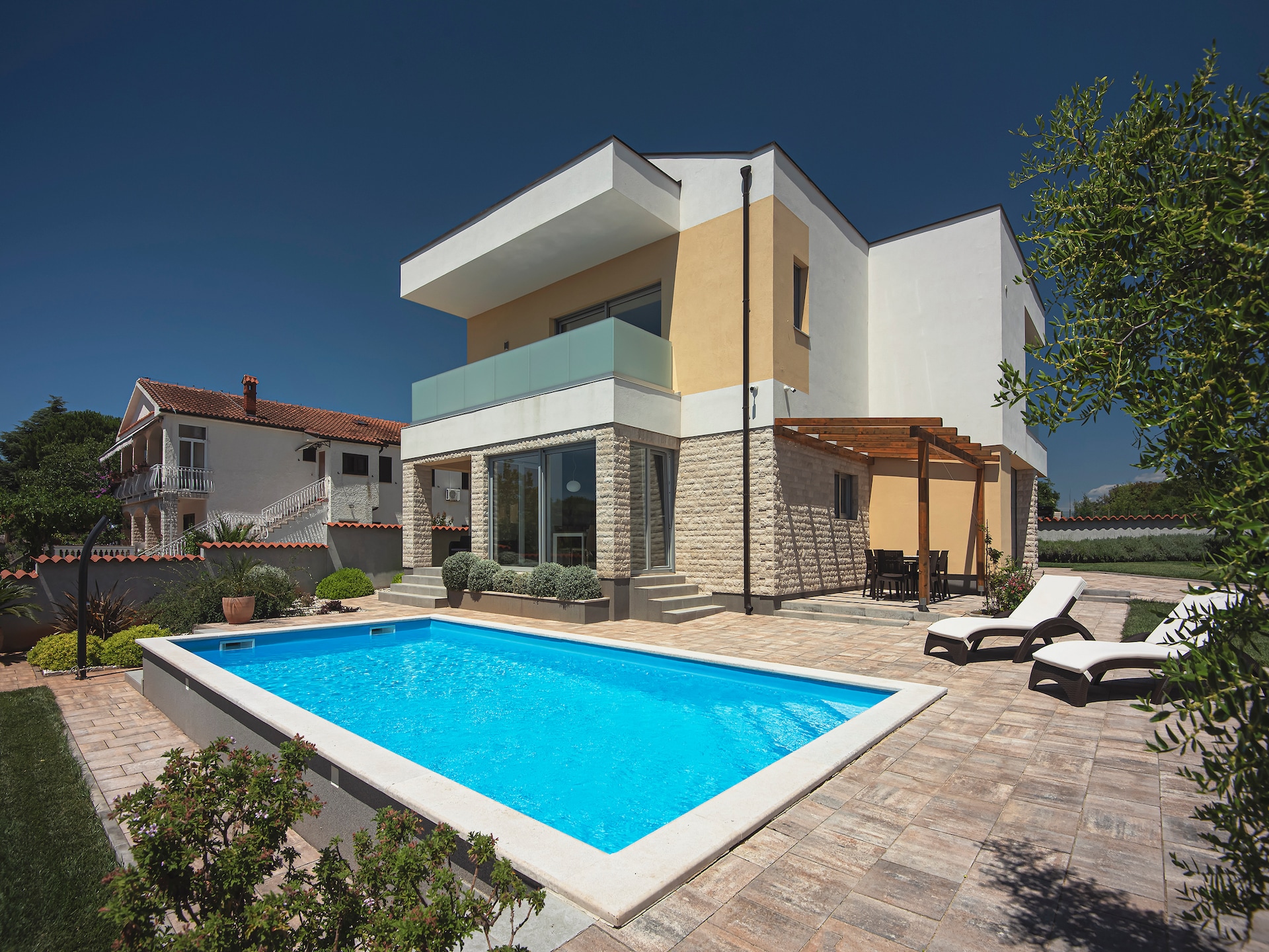 Villa White: Moderne vrijstaande villa met privézwembad en sauna bij Barbariga - foto 17