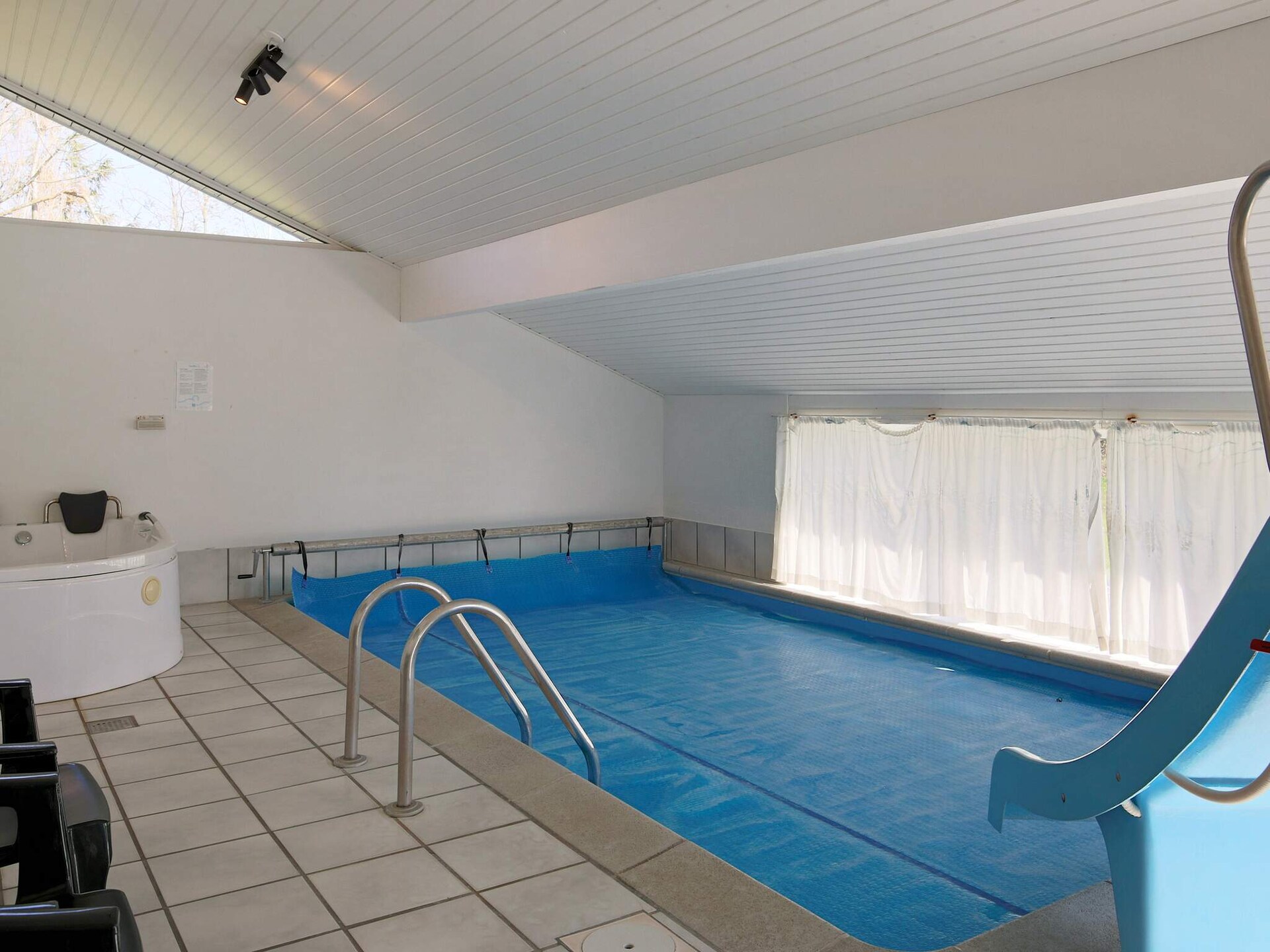 Ruim vakantiehuis met privézwembad, sauna en whirlpool op 600m van het strand - foto 27