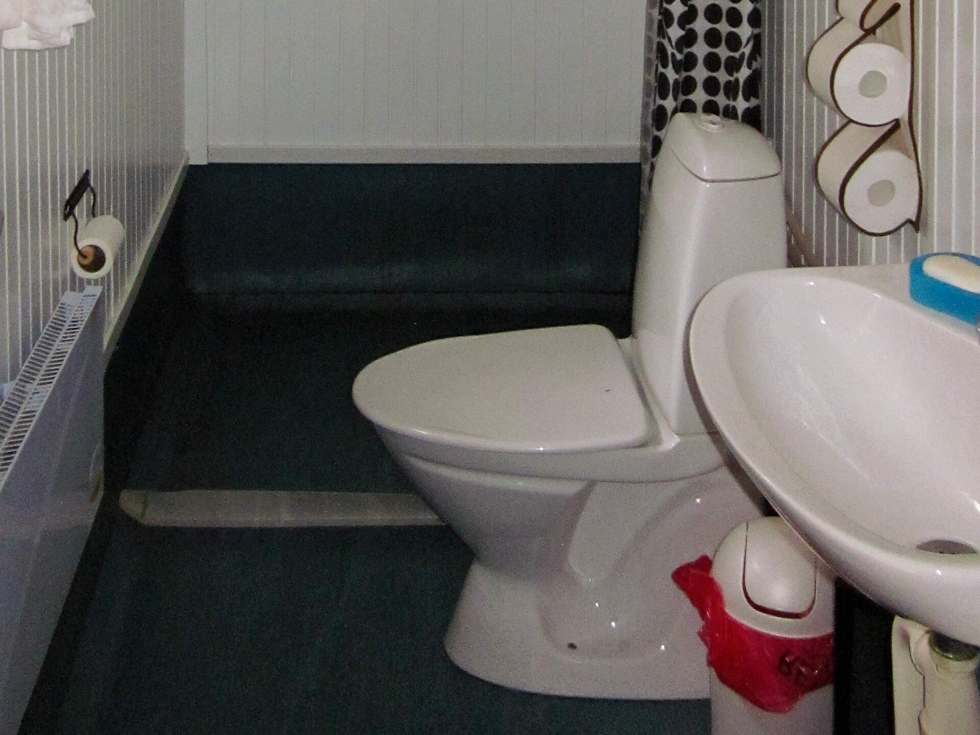 Houten vakantiehuis aan bosrand met sauna en meertje op 100 meter - foto 11