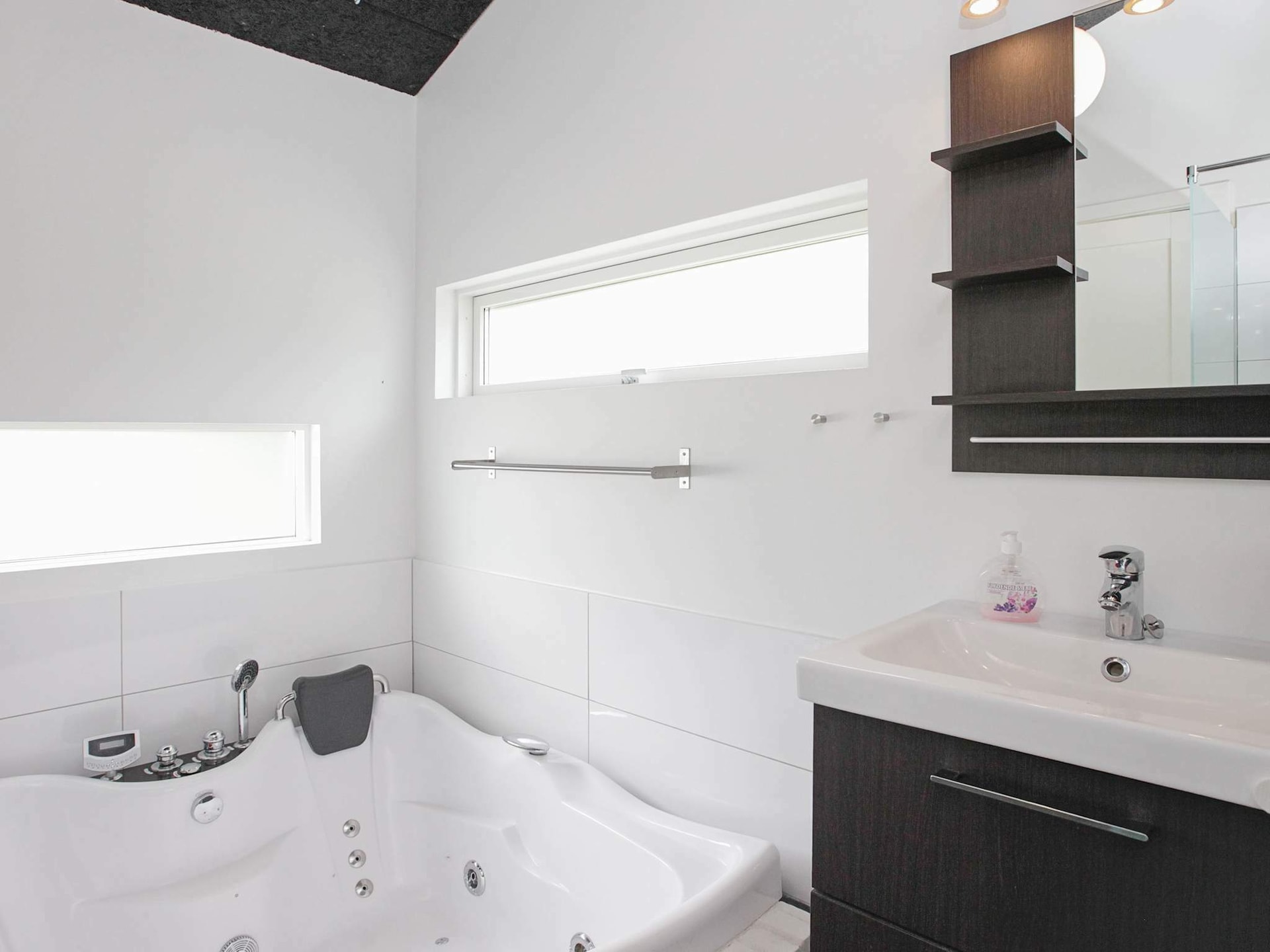 Op 500 m van zee: Scandinavisch vakantiehuis in Strandby - foto 21