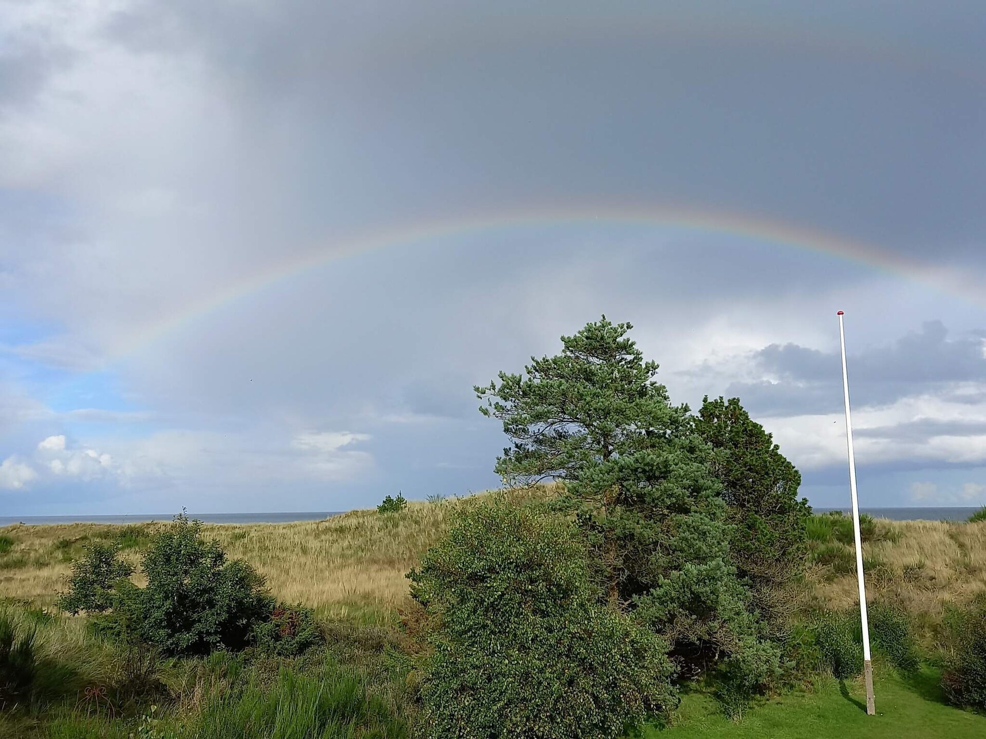 Vrijstaand vakantiehuis met zeezicht op 200m van het strand in Sæby - foto 4