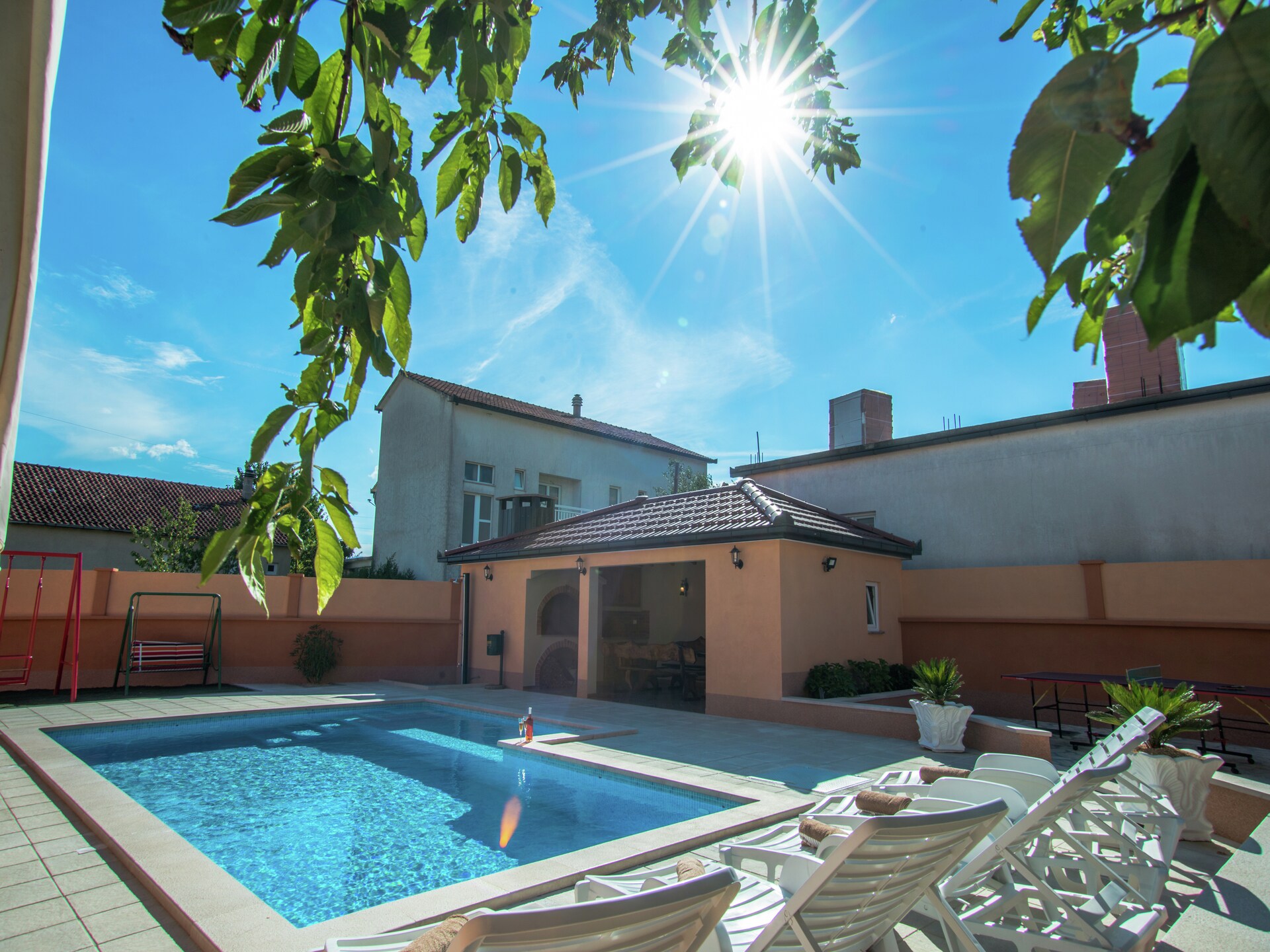 Villa Sucur - foto 1