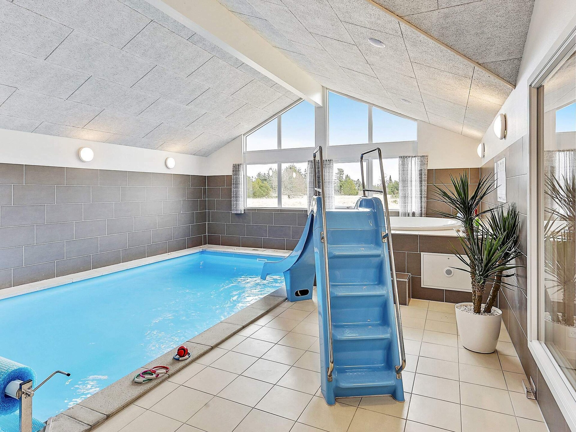 Groots vakantiehuis met zwembad, sauna en activiteitenruimte op 300m van zee in Ålbæk - foto 11