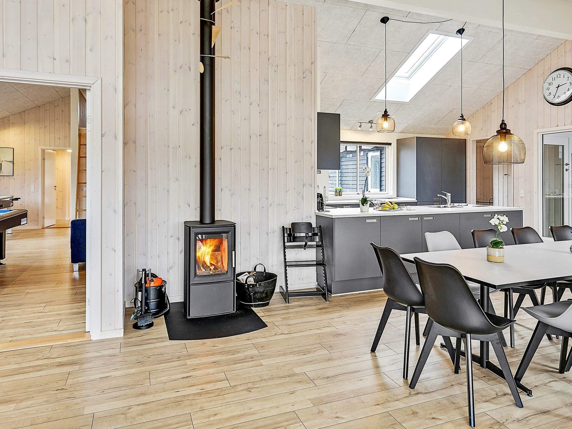Groots vakantiehuis met zwembad, sauna en activiteitenruimte op 300m van zee in Ålbæk - foto 21
