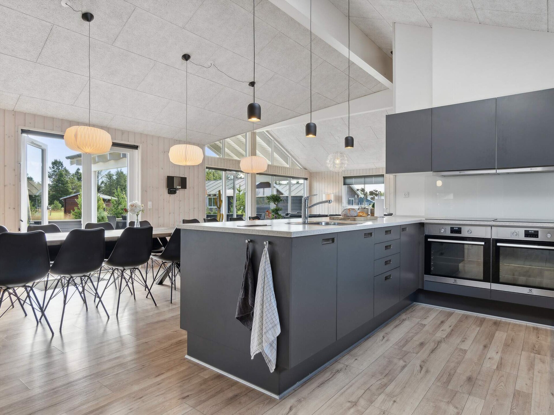 Groots vakantiehuis met zwembad, sauna en activiteitenruimte op 300m van zee in Ålbæk - foto 23