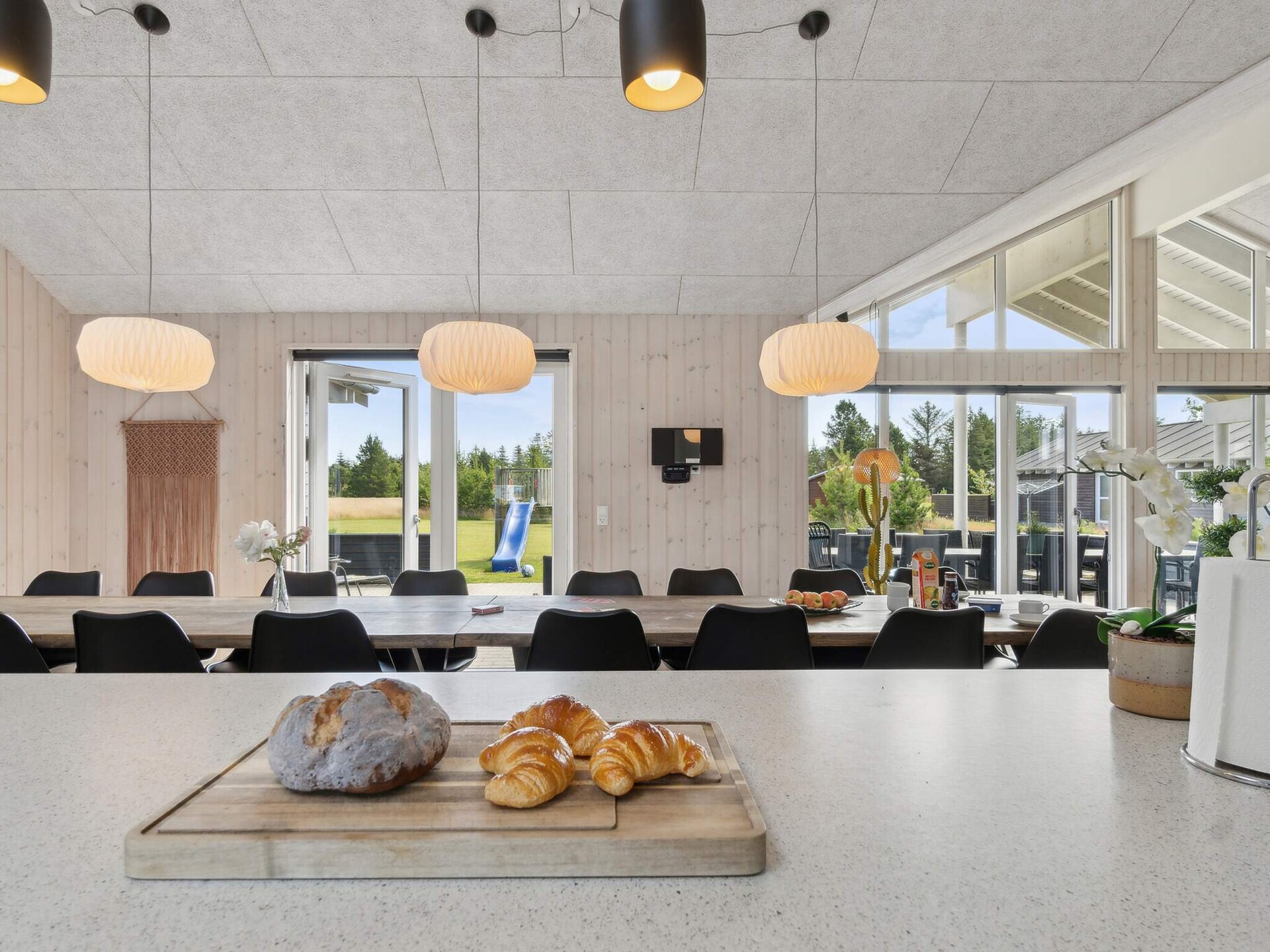 Groots vakantiehuis met zwembad, sauna en activiteitenruimte op 300m van zee in Ålbæk - foto 25