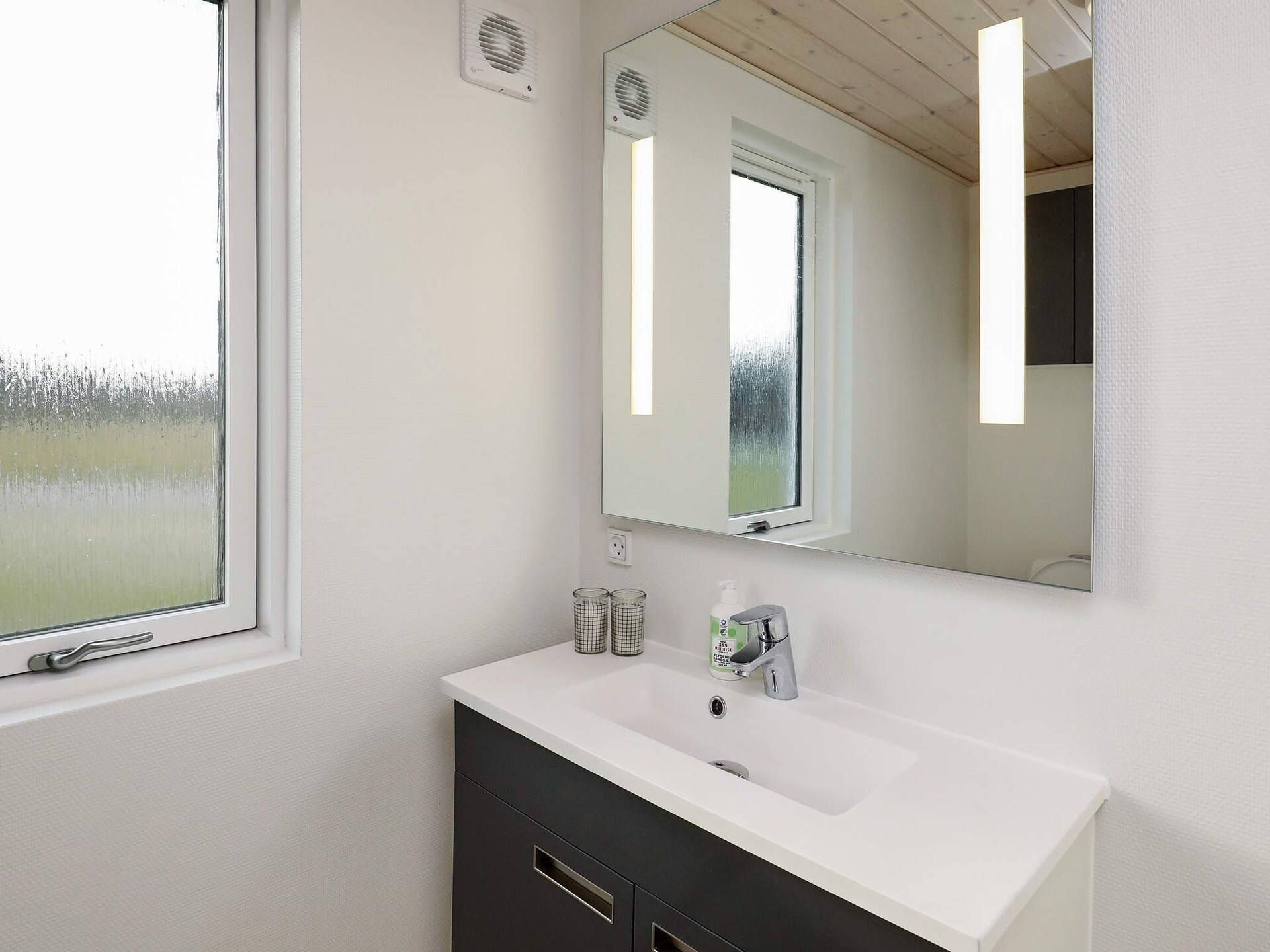 Groots vakantiehuis met zwembad, sauna en activiteitenruimte op 300m van zee in Ålbæk - foto 35