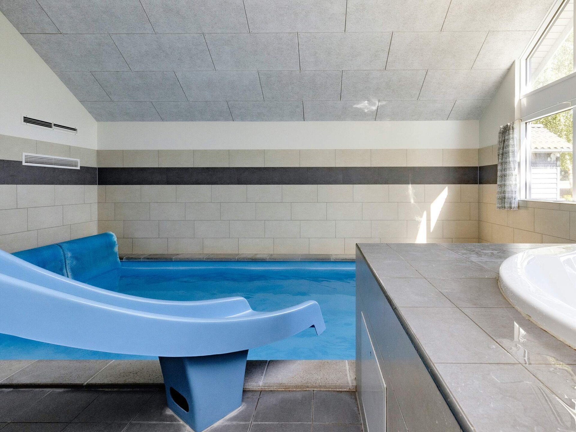 Groots vakantiehuis voor 20 personen met privé-zwembad en activiteitenruimte nabij Marielyst strand - foto 3