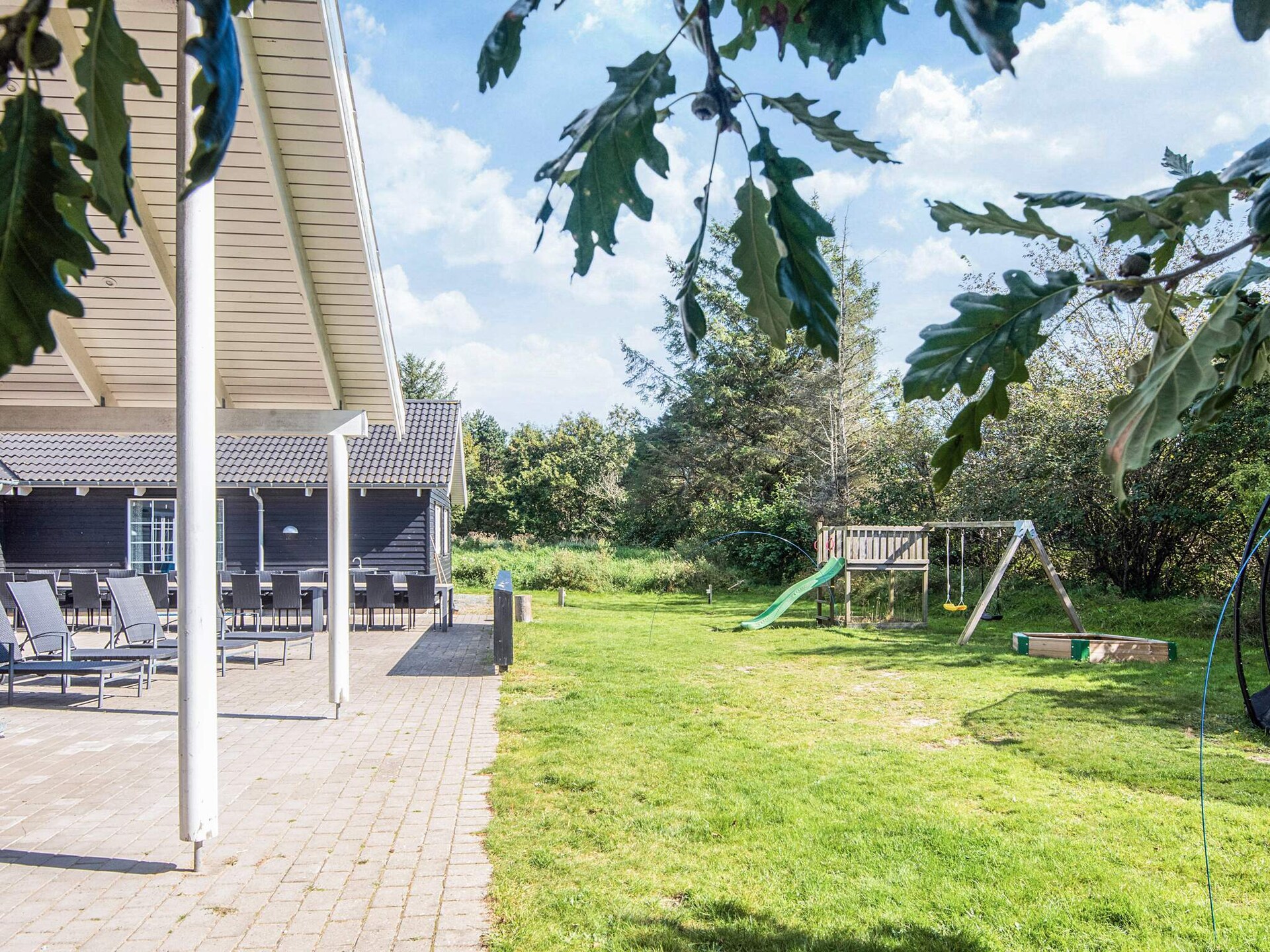Op 1,5 km van zee: ruim vakantiehuis in Blåvand voor 24 personen - foto 39