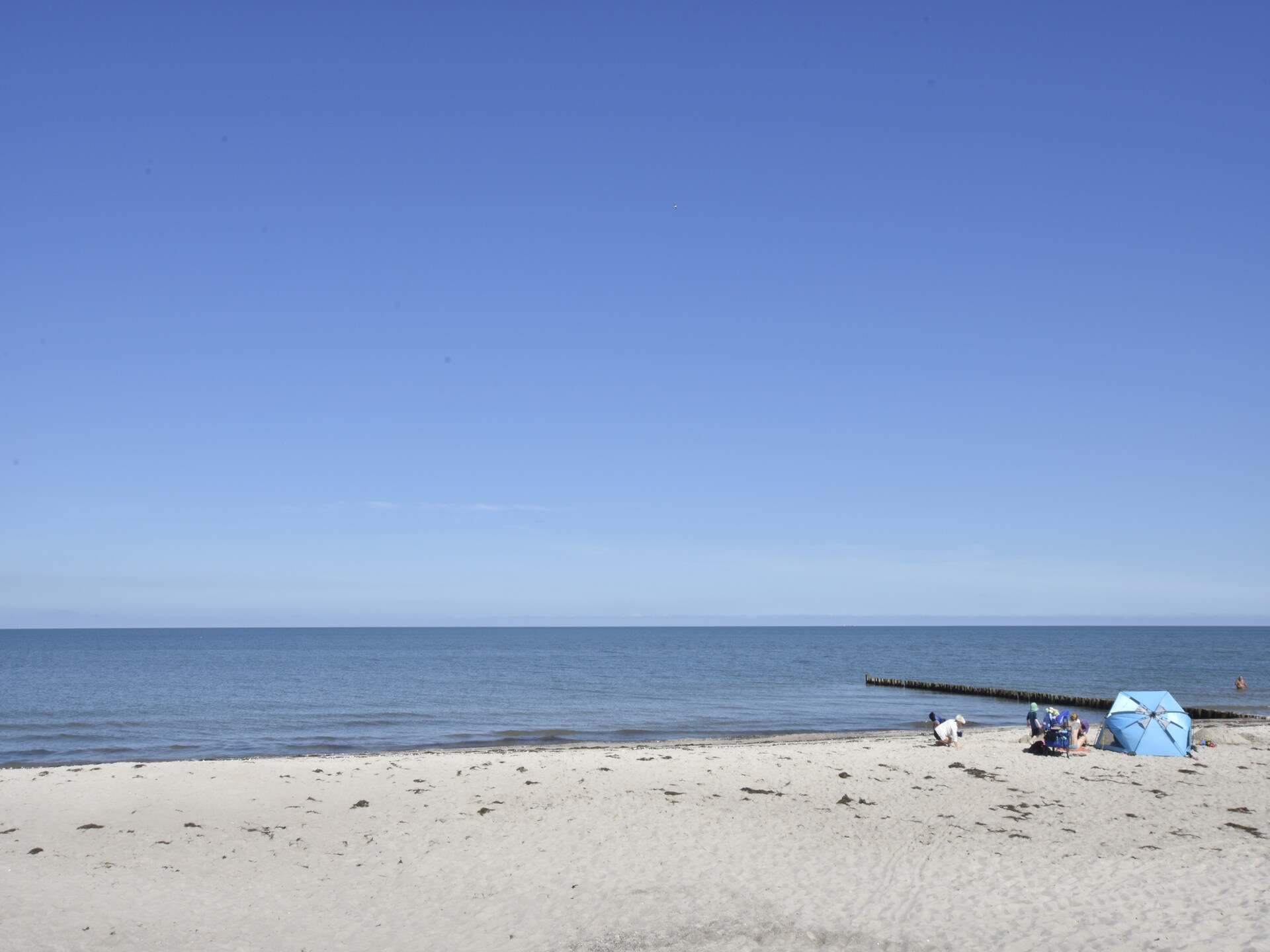 Vrijstaand vakantiehuis met open haard en tuin, 1,2 km van het strand - foto 5