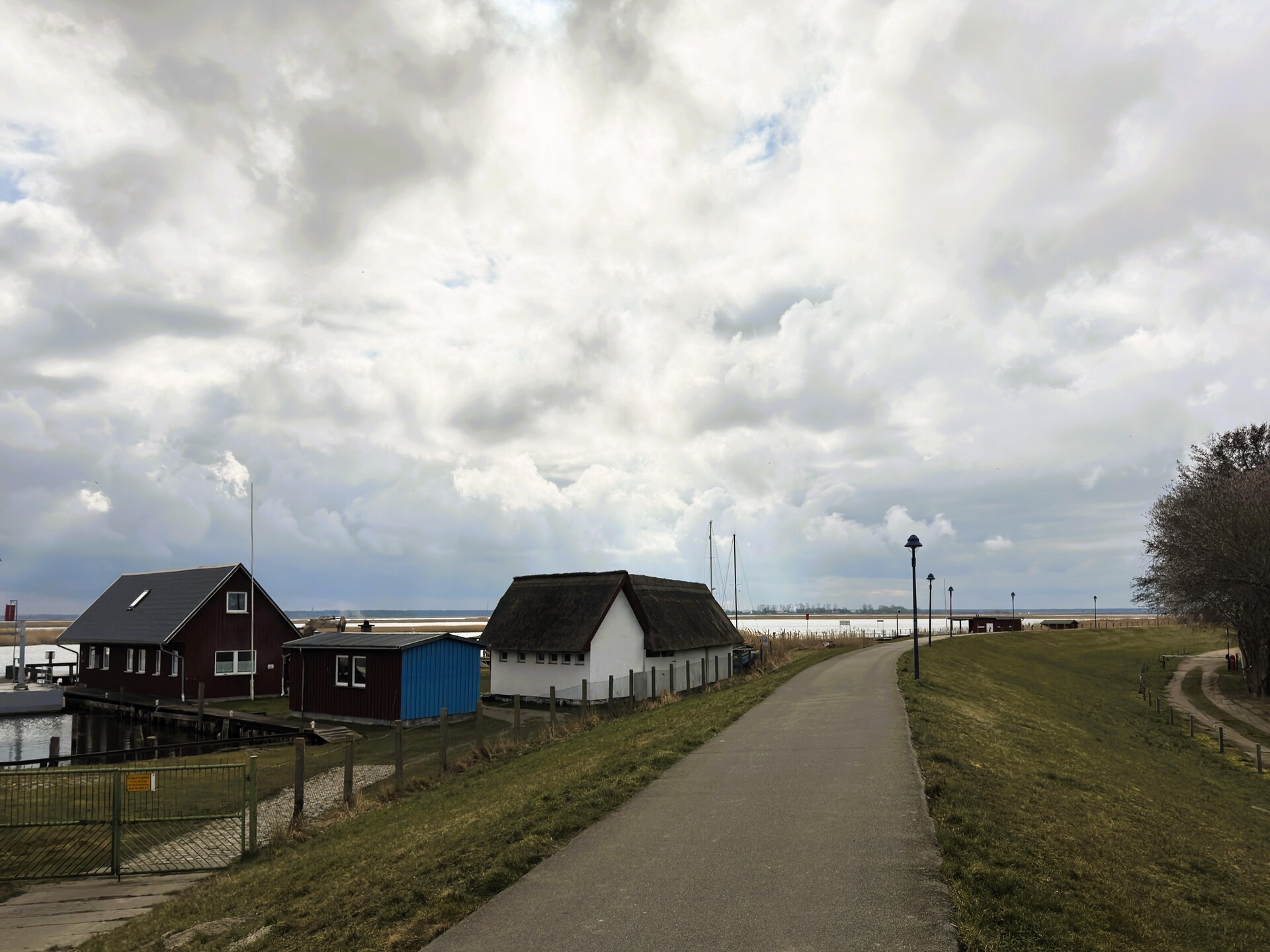 Vrijstaand vakantiehuis met open haard en tuin, 1,2 km van het strand - foto 36