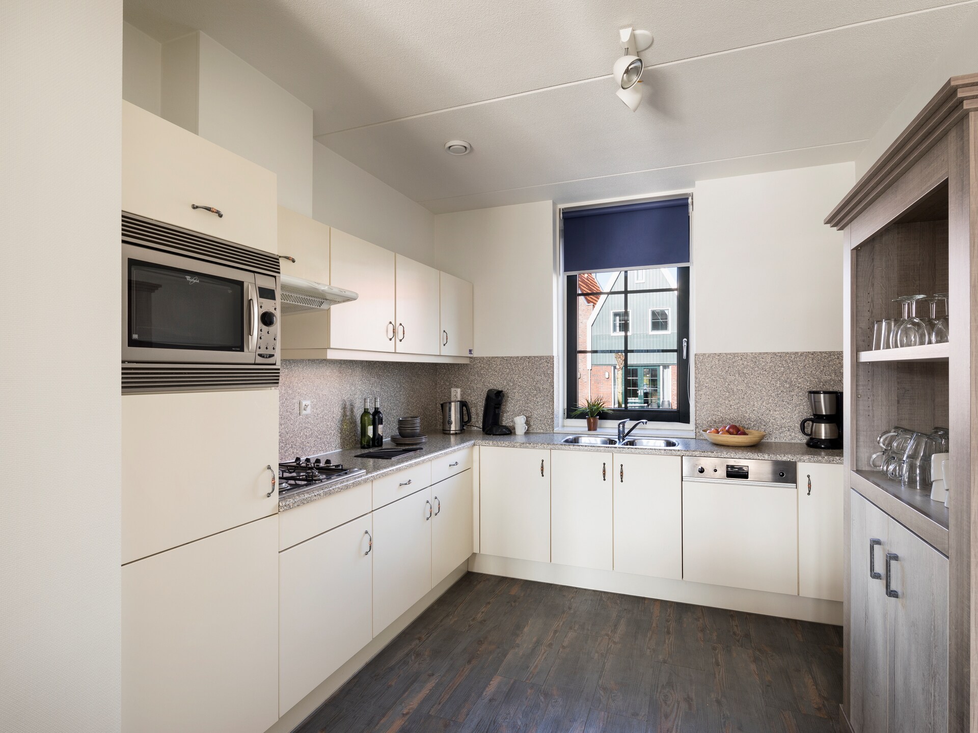 Modern appartement voor 7 personen op Marinapark Volendam aan het water - foto 3