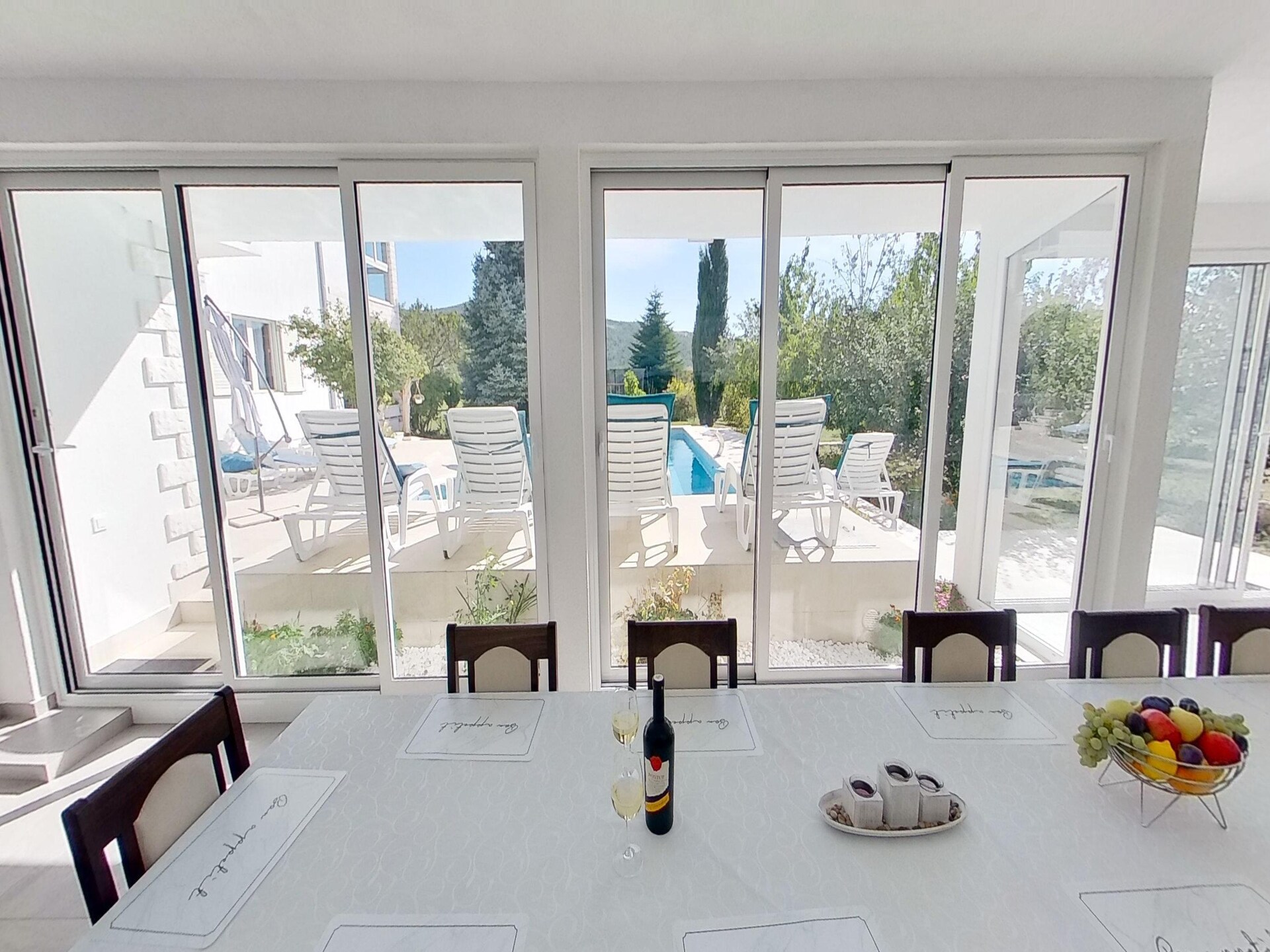 Ruim vakantiehuis voor 12 personen met privézwembad in de bossen van Neoric - foto 37