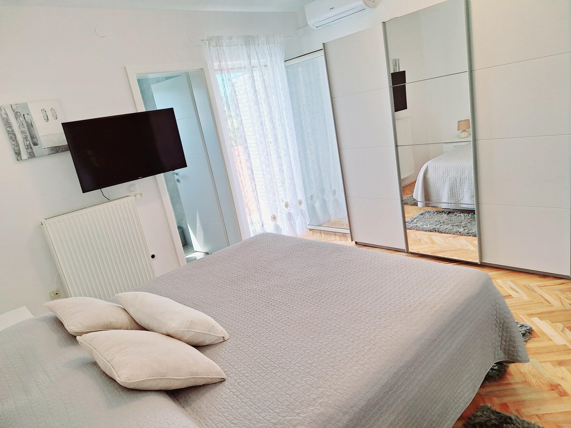 Ruim vakantiehuis voor 12 personen met privézwembad in de bossen van Neoric - foto 23