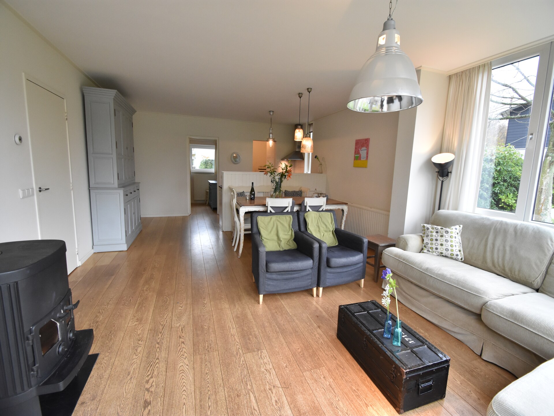 Vrijstaande familiebungalow aan Veerse Meer met houtkachel en grote tuin - foto 11