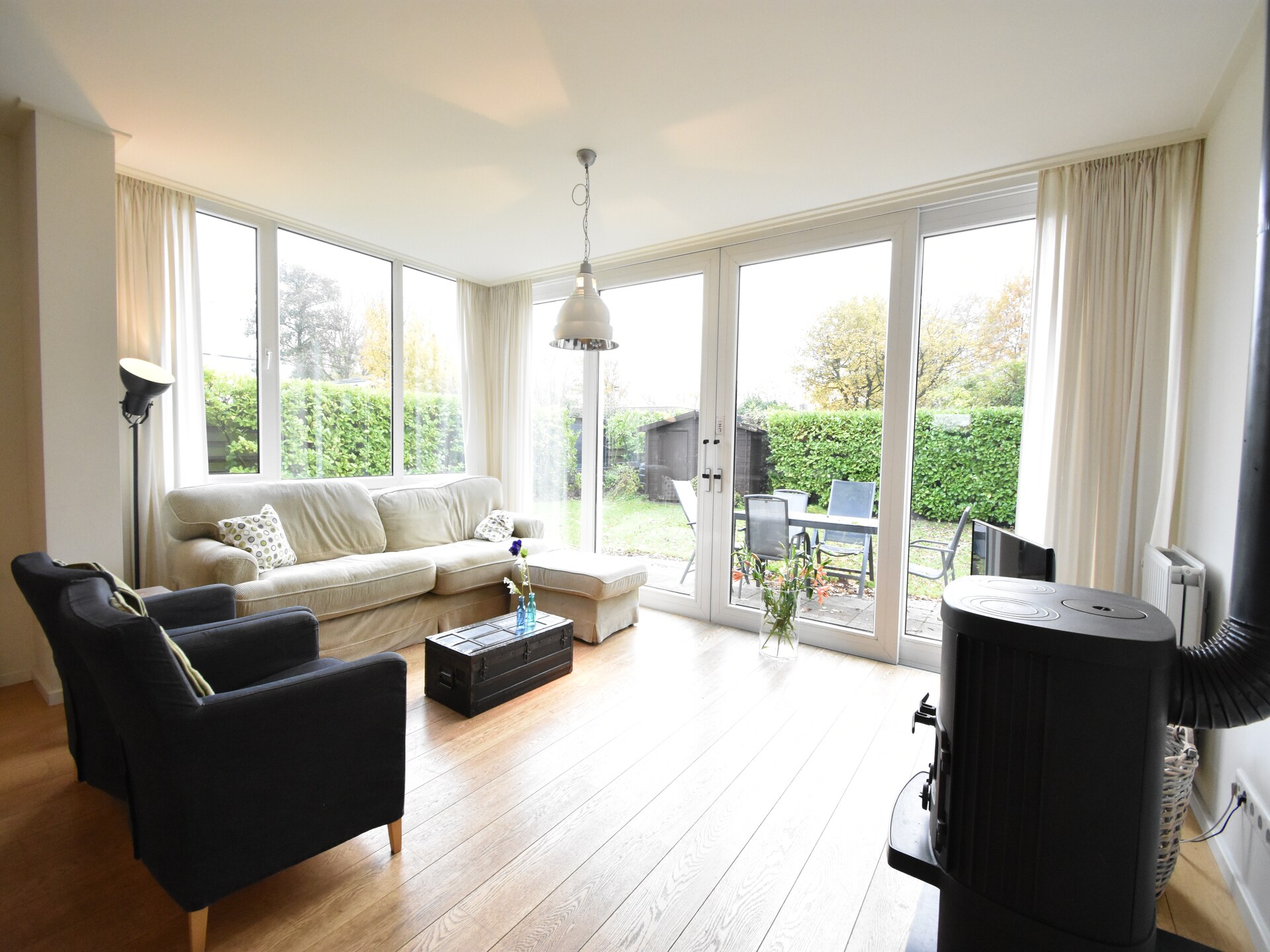 Vrijstaande familiebungalow aan Veerse Meer met houtkachel en grote tuin - foto 14