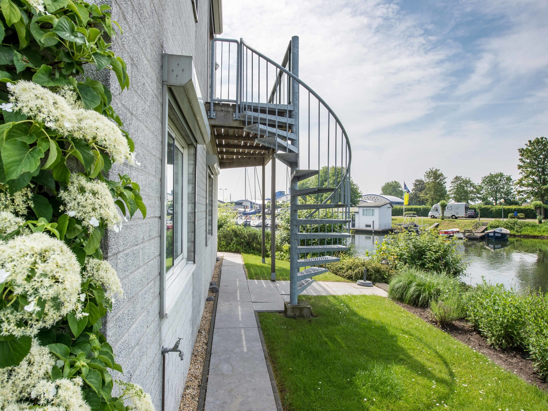 Luxe watervilla met aanlegsteiger aan het Veerse Meer in Kortgene - foto 18