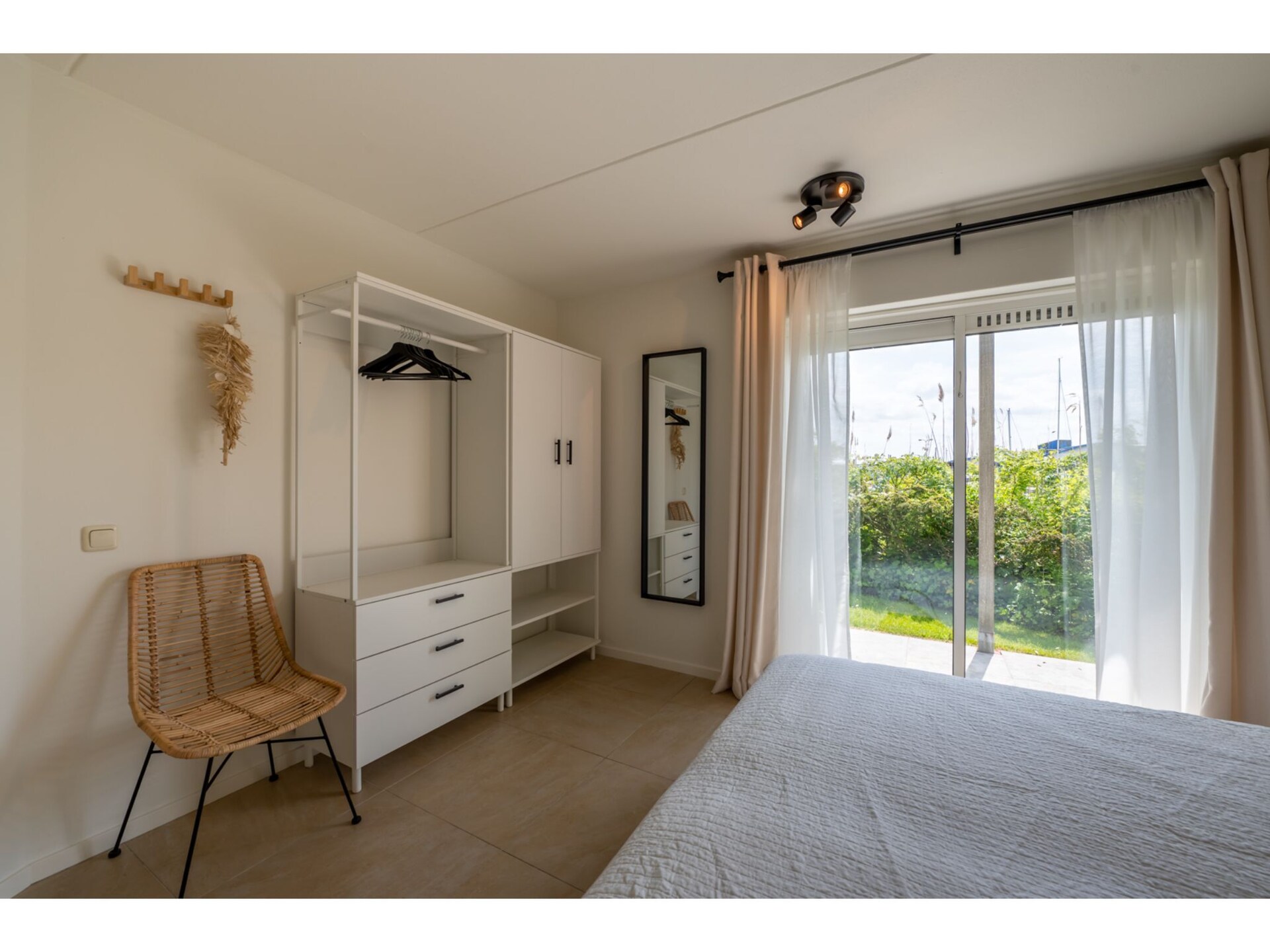 Luxe watervilla met aanlegsteiger aan het Veerse Meer in Kortgene - foto 23