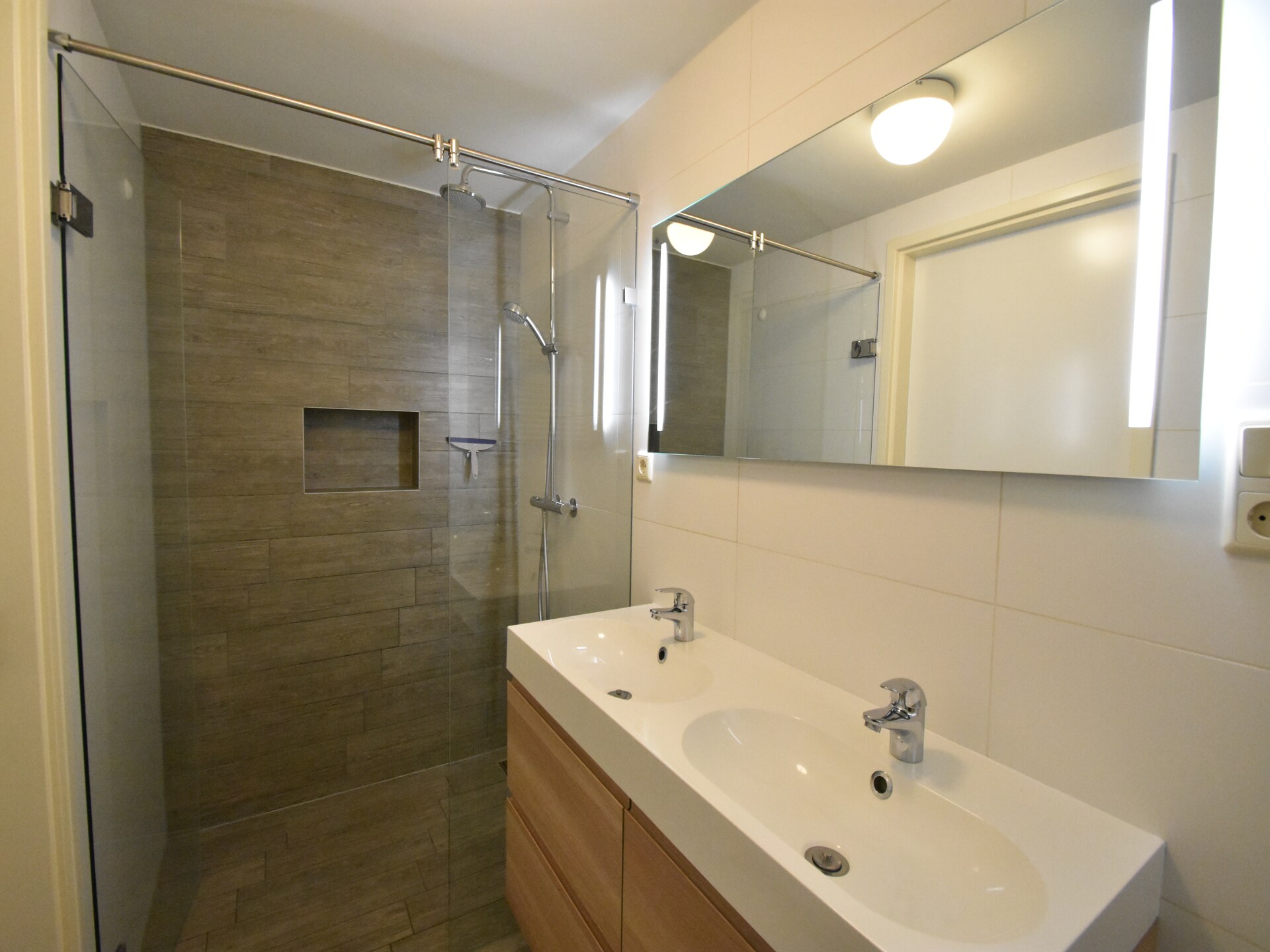Stijlvolle vrijstaande bungalow in bosrijk Ruiterplaatpark, 500m van Veerse Meer - foto 13