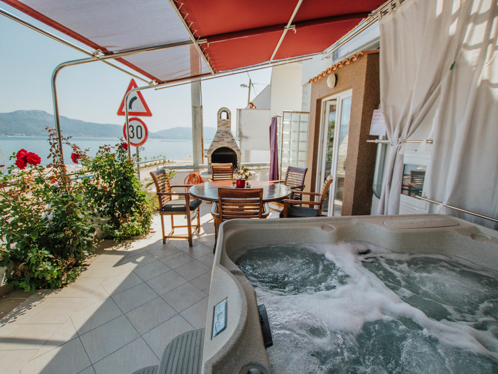 Vrijstaande villa Marin in Arbanija, op slechts 10 meter van het strand - foto 9