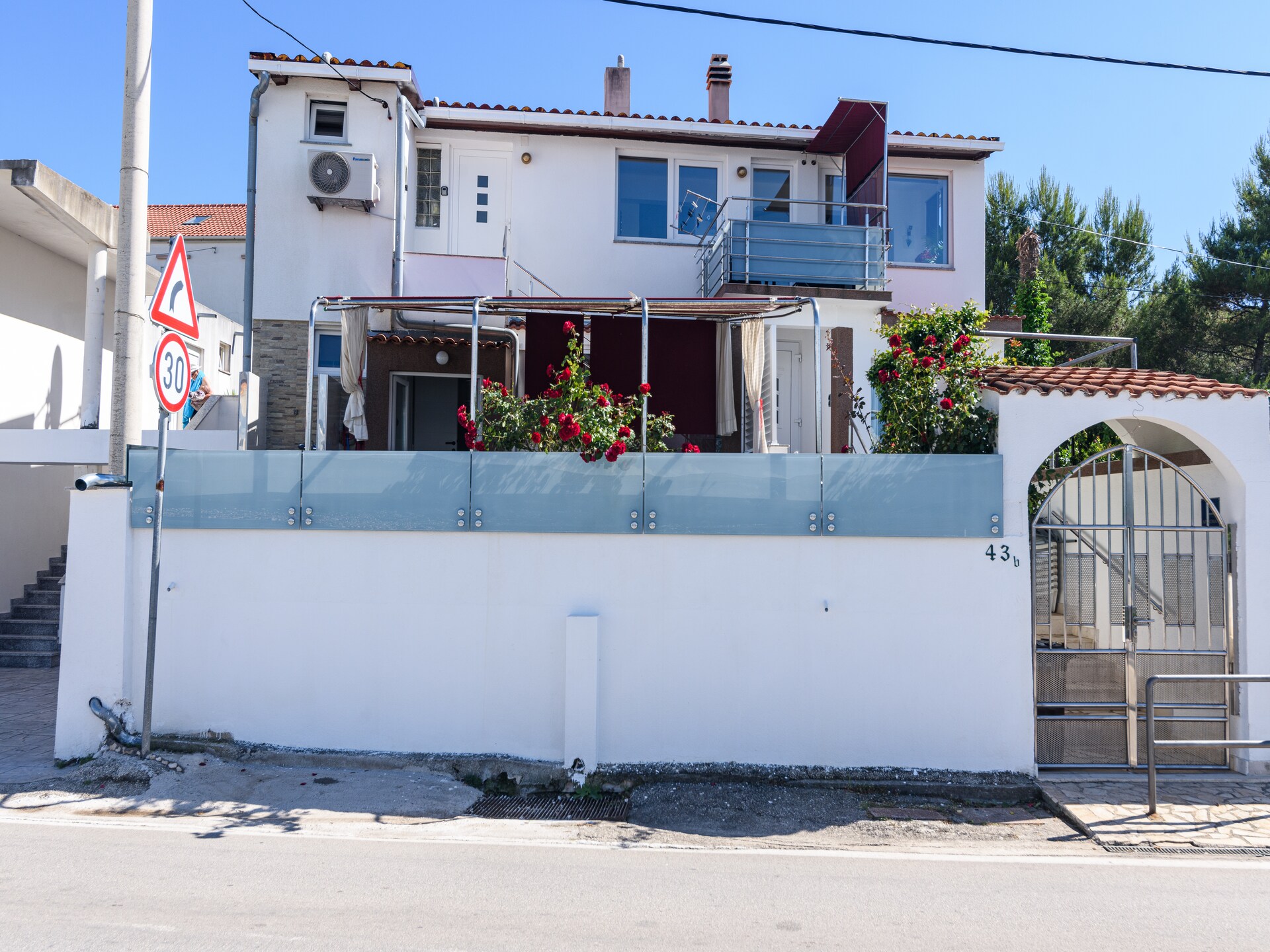 Aan het strand: Ruim appartement in Trogir - Arbanija voor 6 personen - foto 1