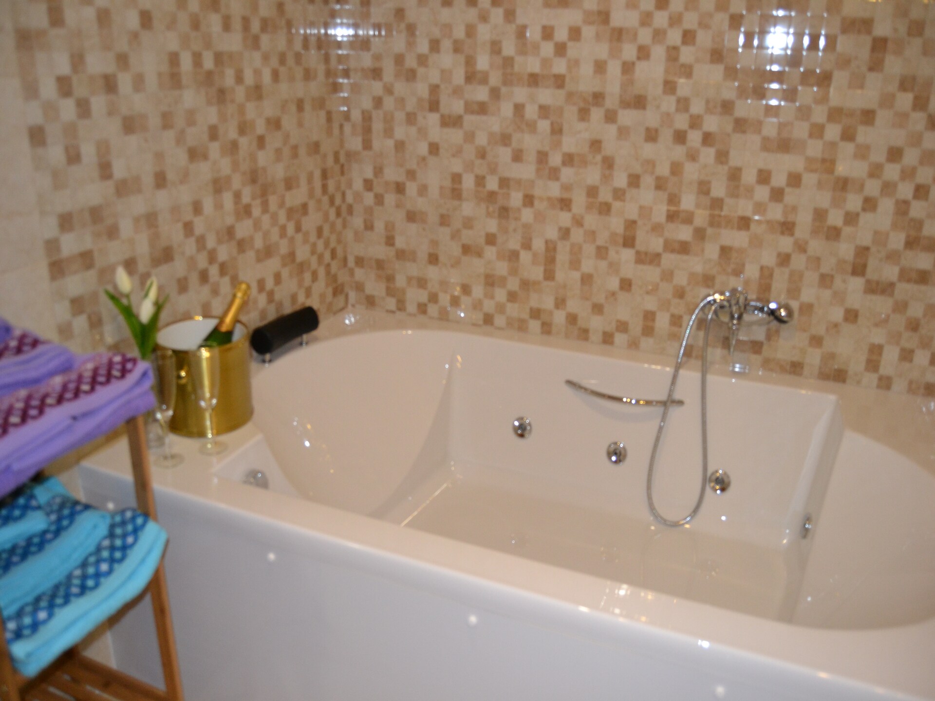 El Dolmen: Charmant vakantiehuis met zwembad en jacuzzi in Bernuy Salinero - foto 15