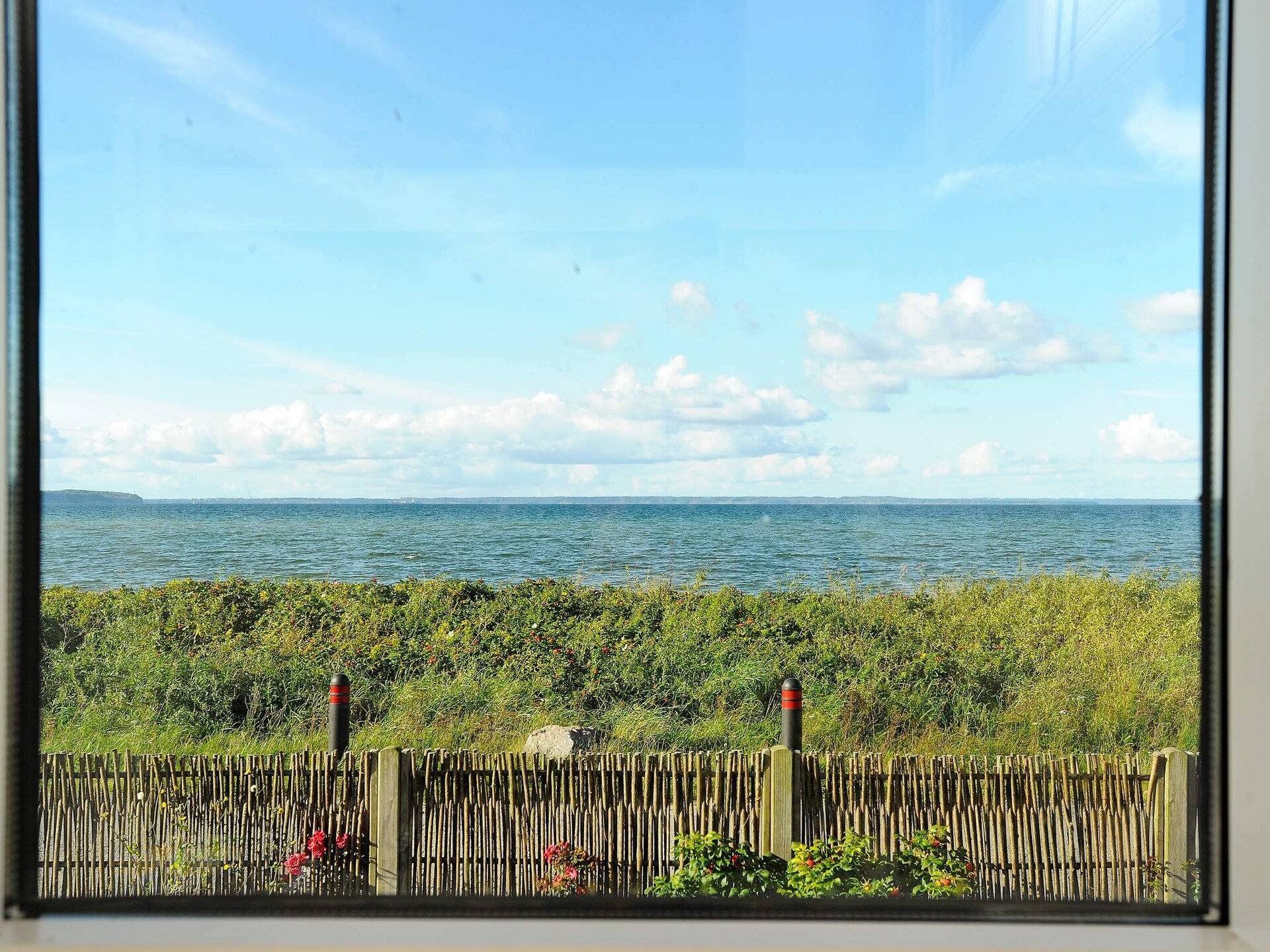 Panoramisch vakantiehuis op slechts 10 meter van de zee bij Brenderup - foto 37