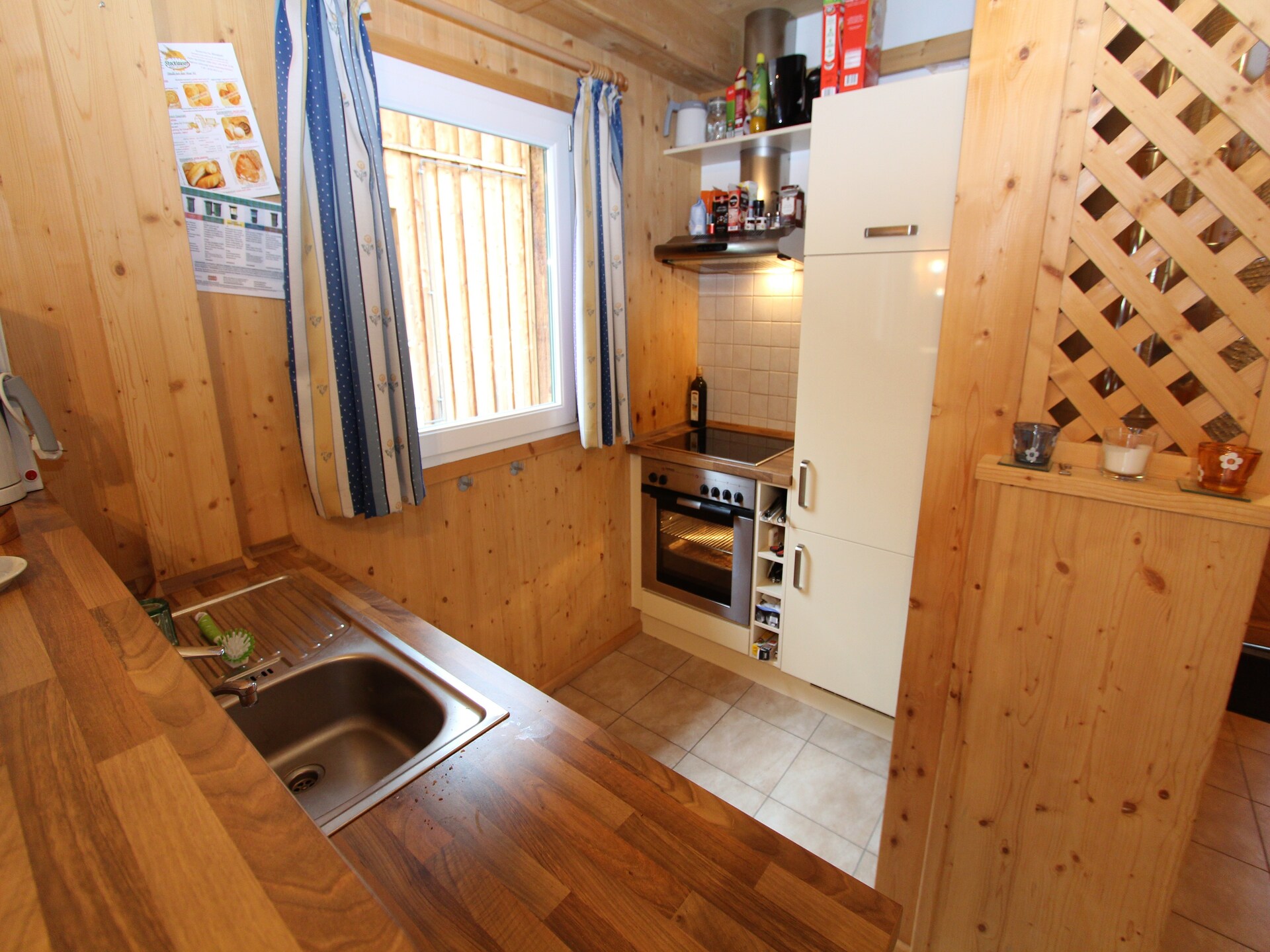 Vrijstaand houten chalet aan het meer in de bossen van Stiermarken - foto 12