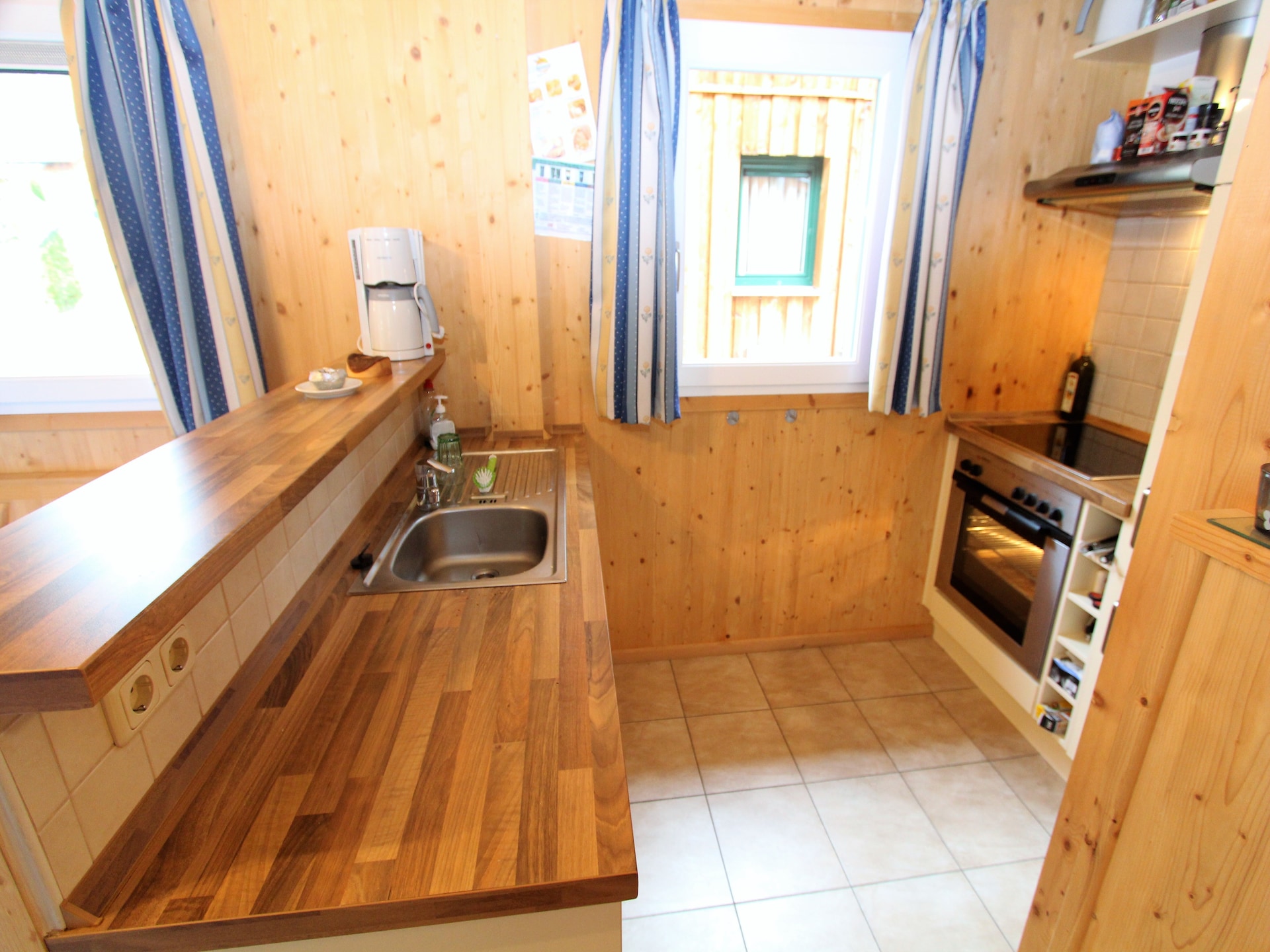 Vrijstaand houten chalet aan het meer in de bossen van Stiermarken - foto 5